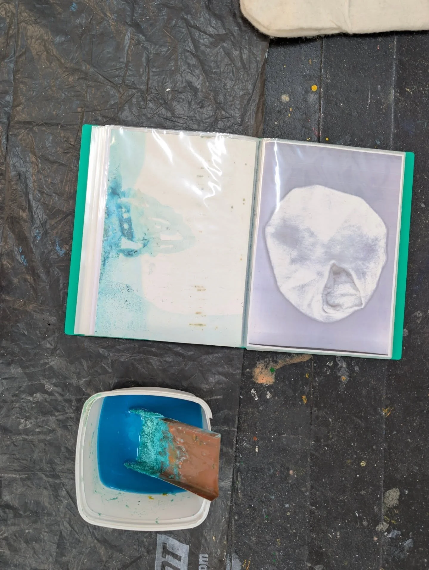Making art in lutruwita is but a dream, surreal really, all the way fae bonnie Scotland to South East Queensland, and the many places in-between. Now I find myself making work somewhere so far away from what/ who is familiar and it yet it all seems s