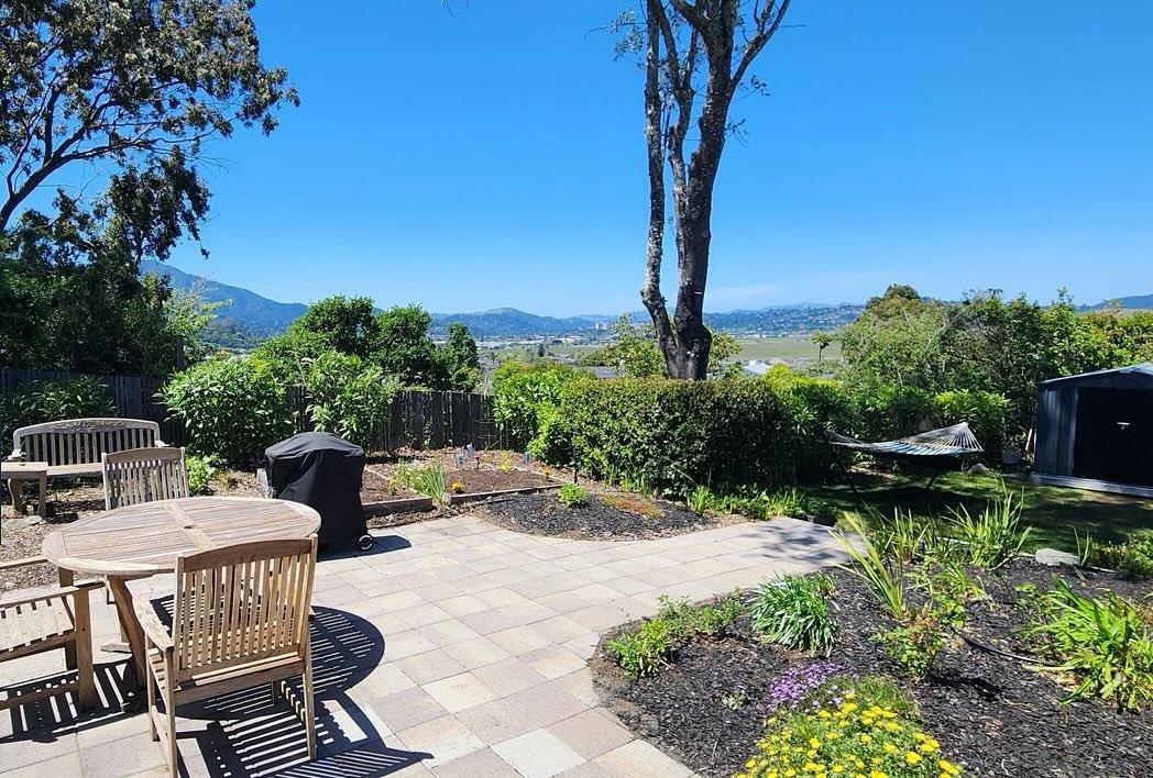A beautiful day for an open house!

Come see indoor-outdoor living at its finest, with a wonderfully bright and sunny home that boasts captivating views of Mount Tamalpais and the Bay. 

13 Privateer Drive, Corte Madera, CA 94925
$1,995,000 | 4 bedro