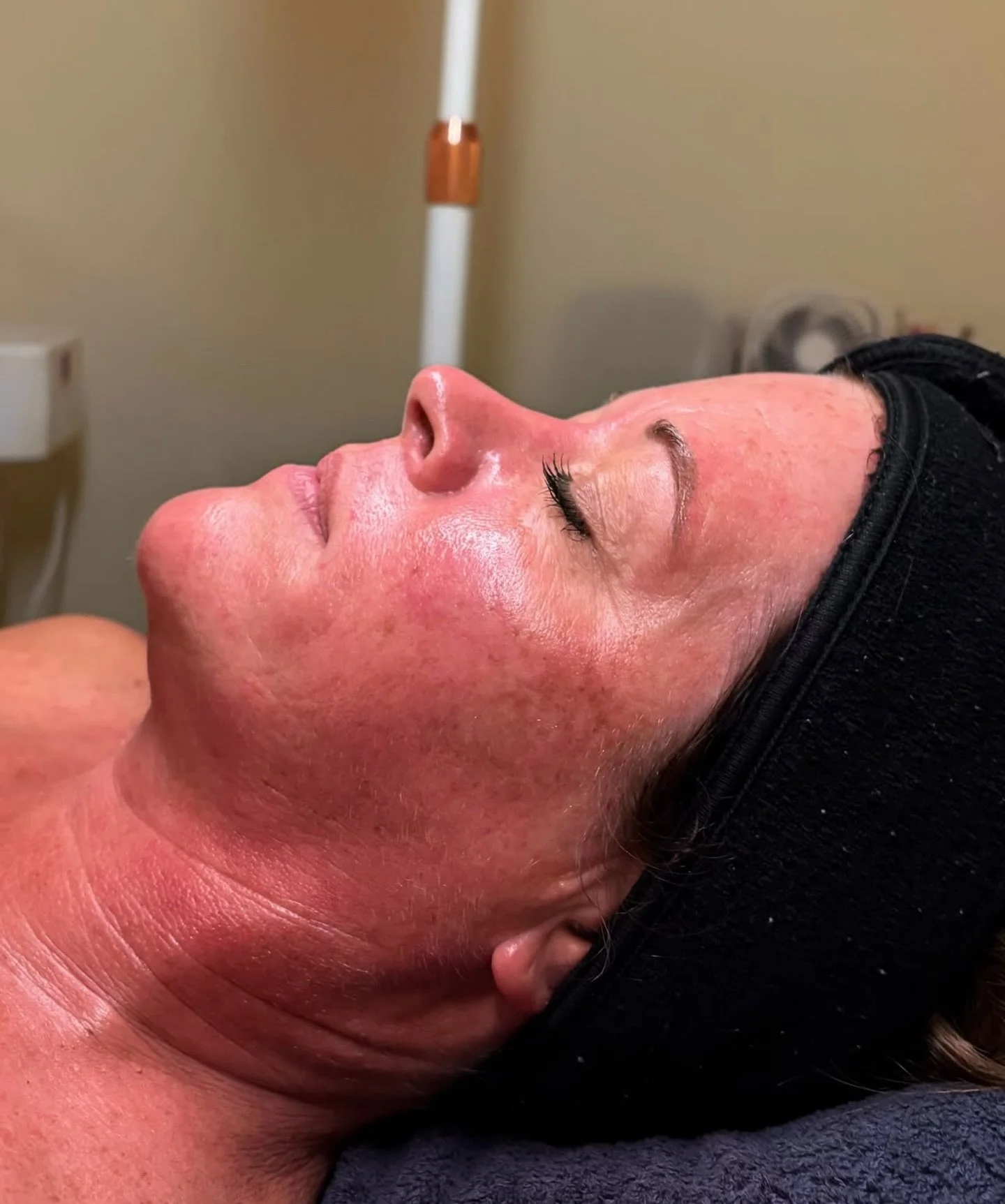 relaxation like this doesn&rsquo;t happen by chance, it happens by appointment. Book yours today

@esthetics.by.khloe