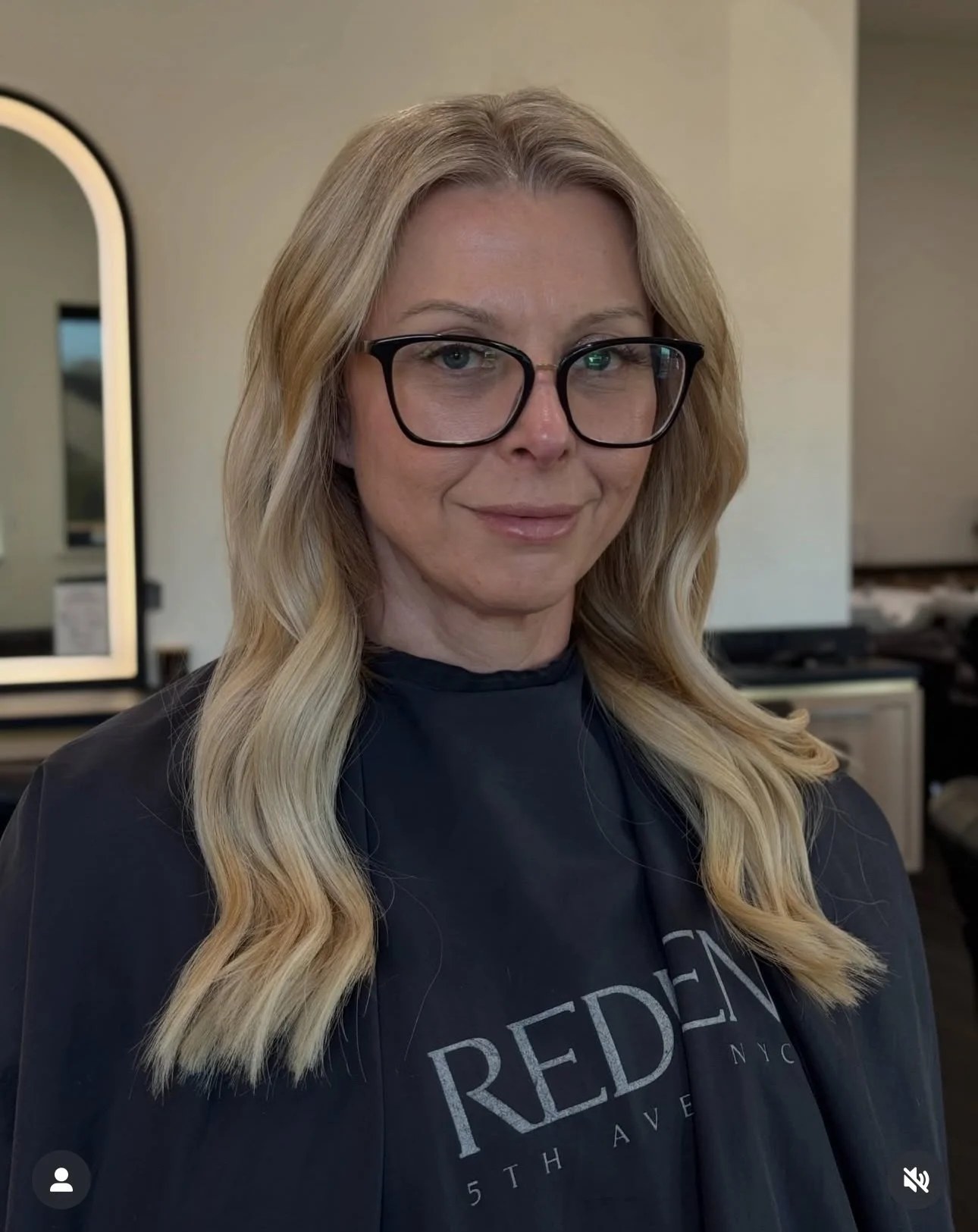 This extension transformation was one to see!! @natalie._spears 

We are OPEN today from 10-5! See you soon! 

SEO: Oklahoma Extension Specialist | Claremore Hairstylist | Claremore Extension Specialist | Tulsa Hairstylist | Tulsa Extension Specialis