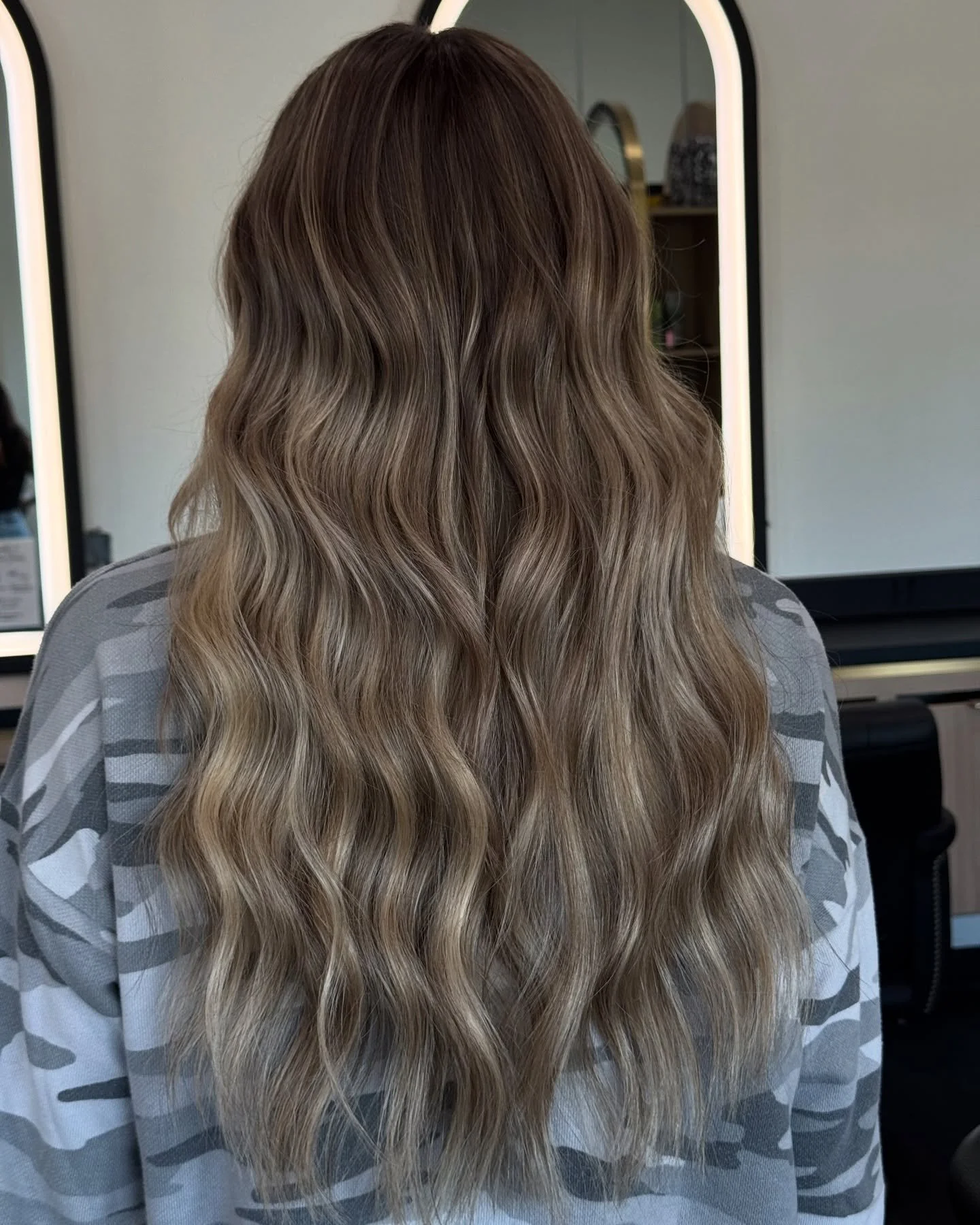 1 seamless row, completely undetectable. 

Ever wondered how just ONE row of extensions can change you life? Head to the 🔗 in our bio to find out more today. 

@havenemersonhair 

SEO: Tulsa Hair Salon | Claremore Hair Salon | Tulsa Extension Stylis