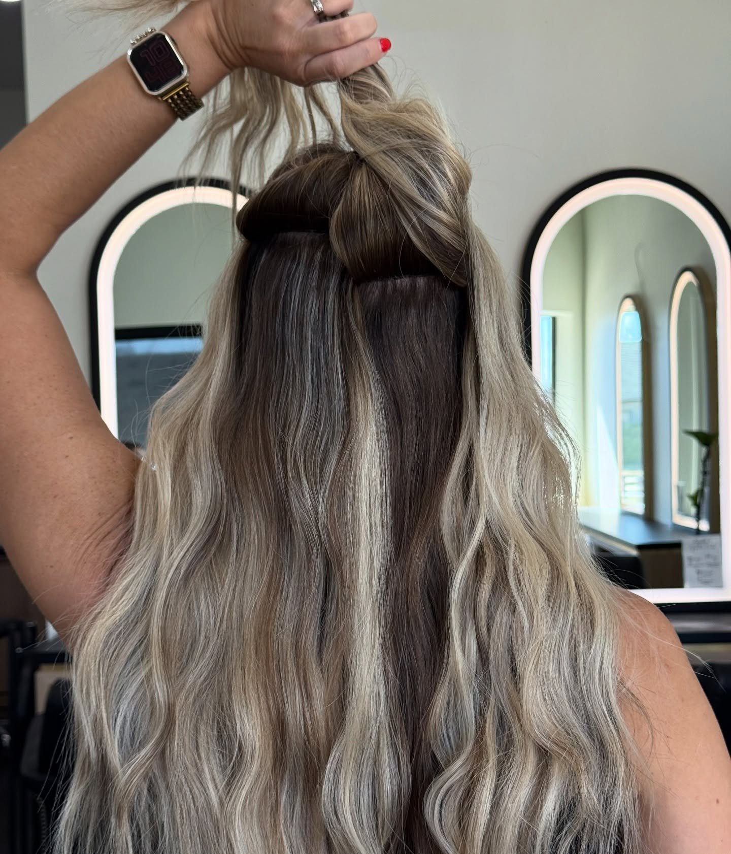what a sight to see 😍

@havenemersonhair 

https://www.elizabethjeansalon.net/luxury-hair-extensions

SEO: Tulsa Hair Salon | Claremore Hair Salon | Tulsa Extension Stylist | Claremore Extension Stylist | Oklahoma Extension Experts | Concealed Bead 