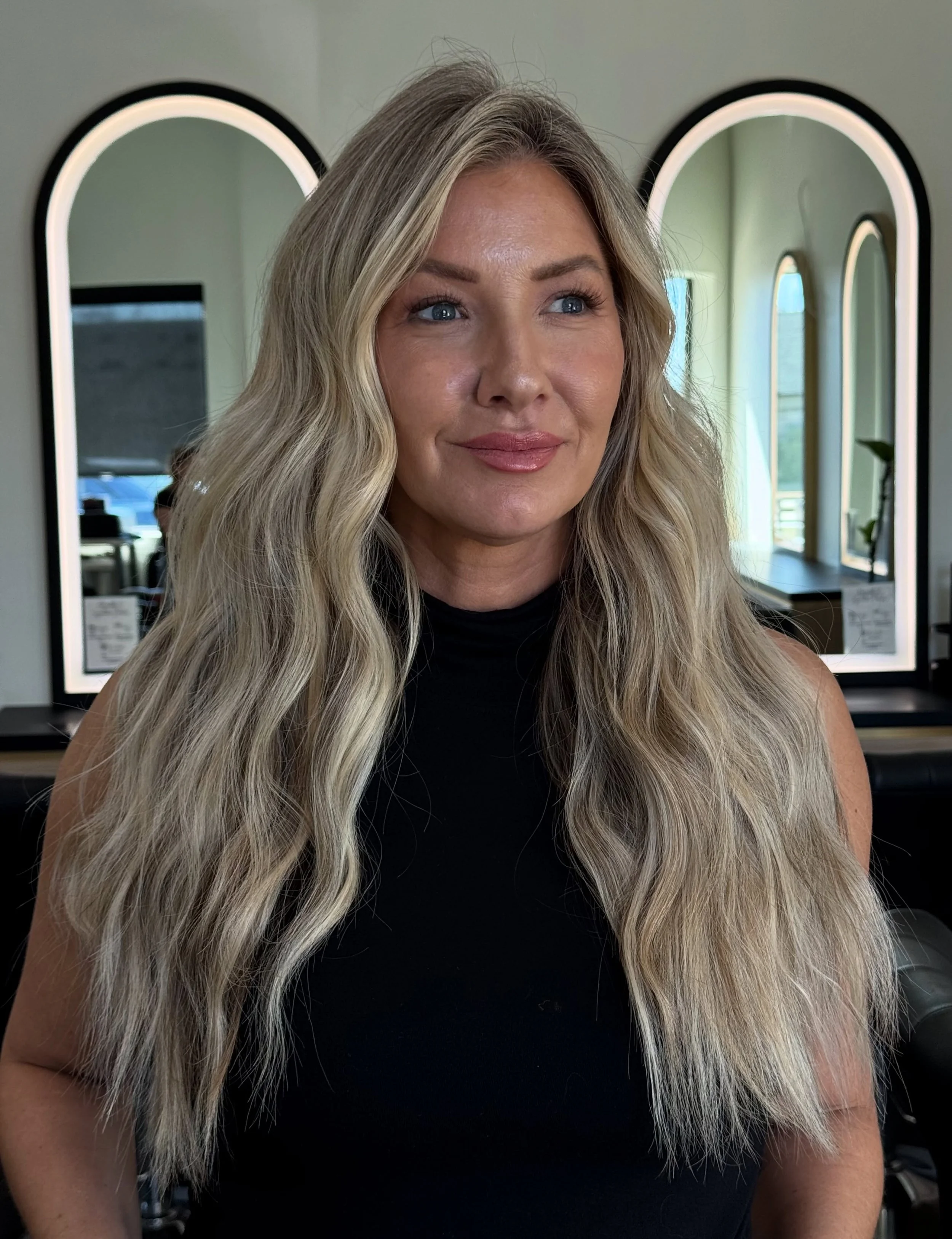 that bright summer blonde + 2 rows of extensions (but you&rsquo;d never know 😋) 

Book that extension consult today and get the mermaid hair you&rsquo;ve been dreaming of ✨

SEO: Tulsa Hair Salon | Claremore Hair Salon | Tulsa Extension Stylist | Cl