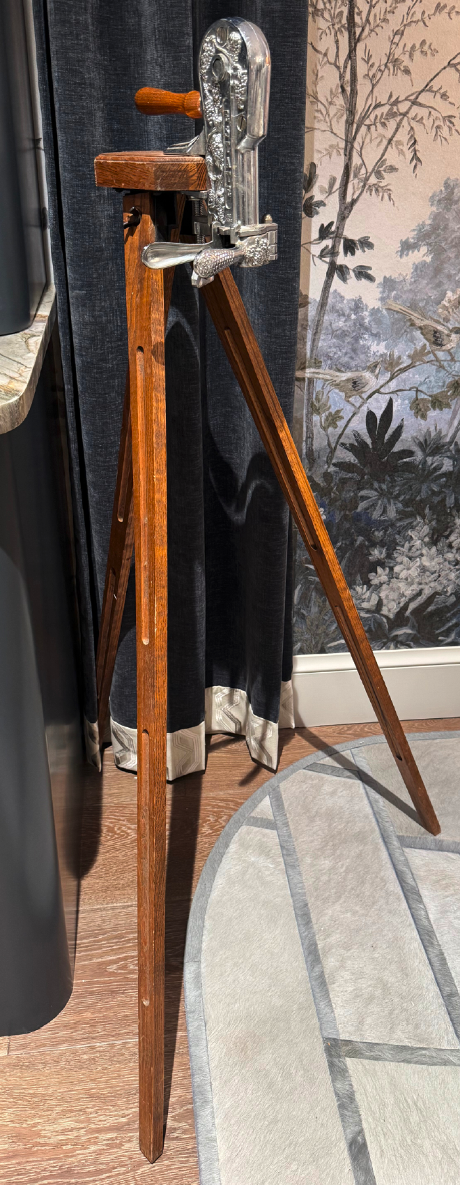 WineCorkerTripod.png