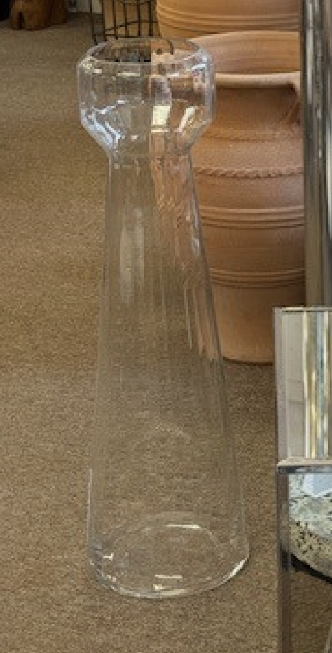 Acrylic pedistal.png