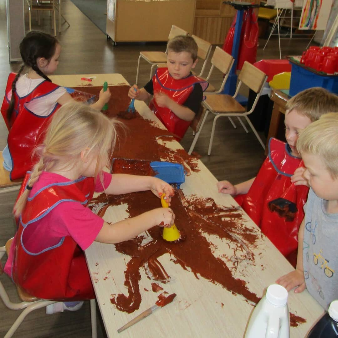 Messy messy play! Painting our new family tree. Are you a part of our preschool family?

#family #earlychildhoodeducation #messyplay