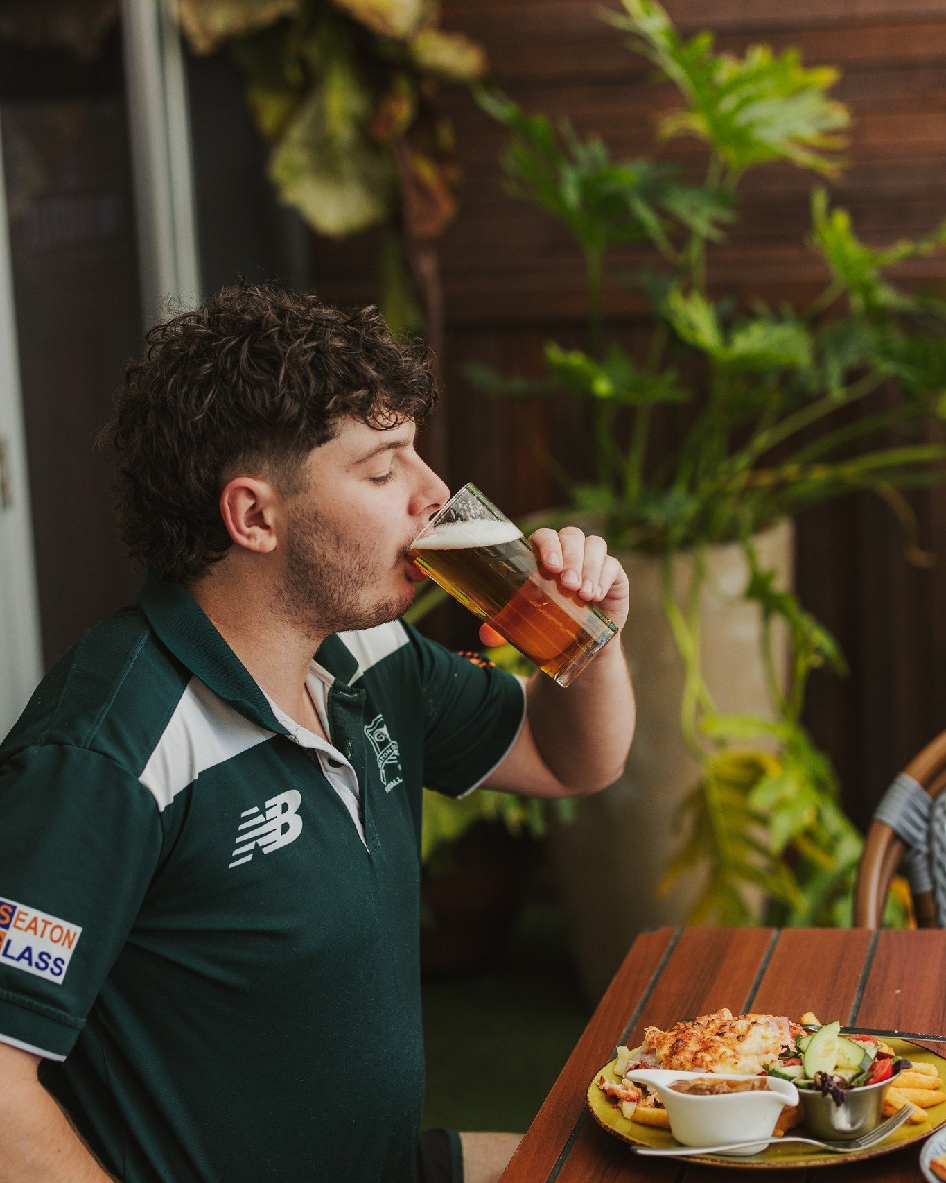 BACK TO BACK HAPPY HOUR 🍻

Lucky for us, Port and Crows are playing back to back games tomorrow, so we have our siren to siren Happy Hour running the whole way through! 🏉

See you there 👋
