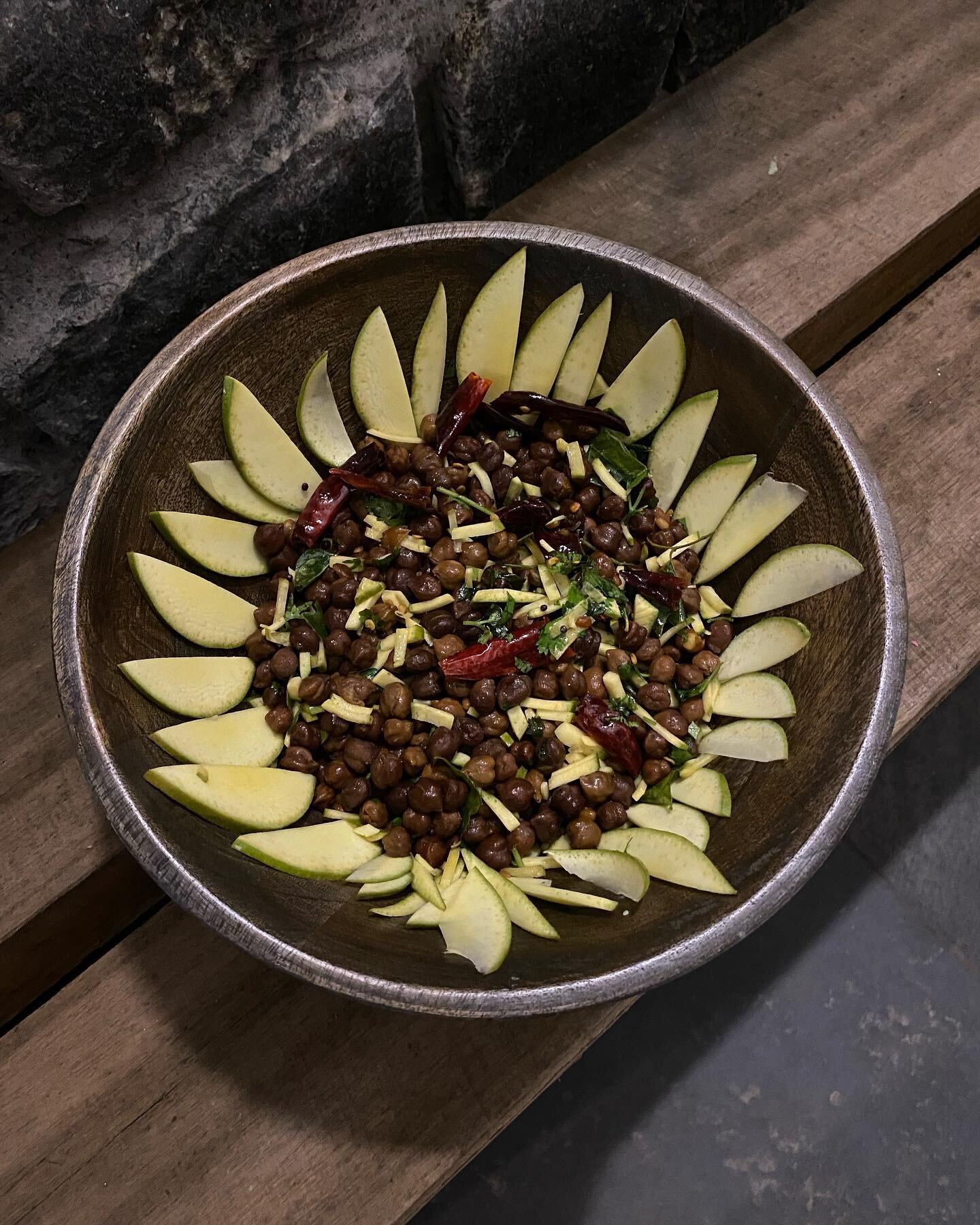 Chickpea, coconut and raw mango a classic street food combo !  Our take on Thenga maanga sundal served on request. 
&mdash;&mdash;&mdash;
#teatimesnacks 
#foodforthesoul❤️ 
#kodaikanal
#villafood #wholesomefood #foodie #vegetarianrecipes #thedunnotta