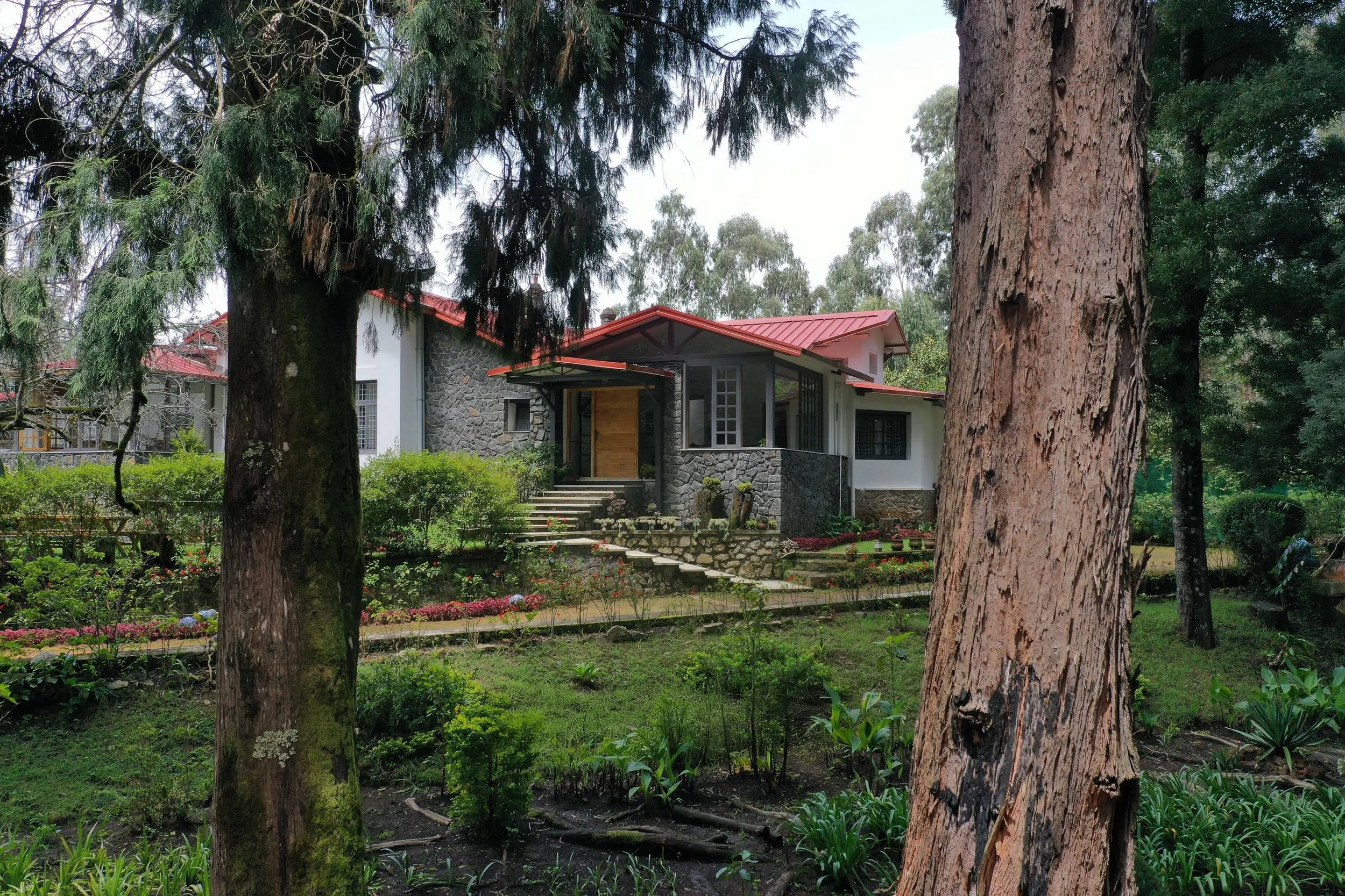 exterior-facade-north garden-06.jpg