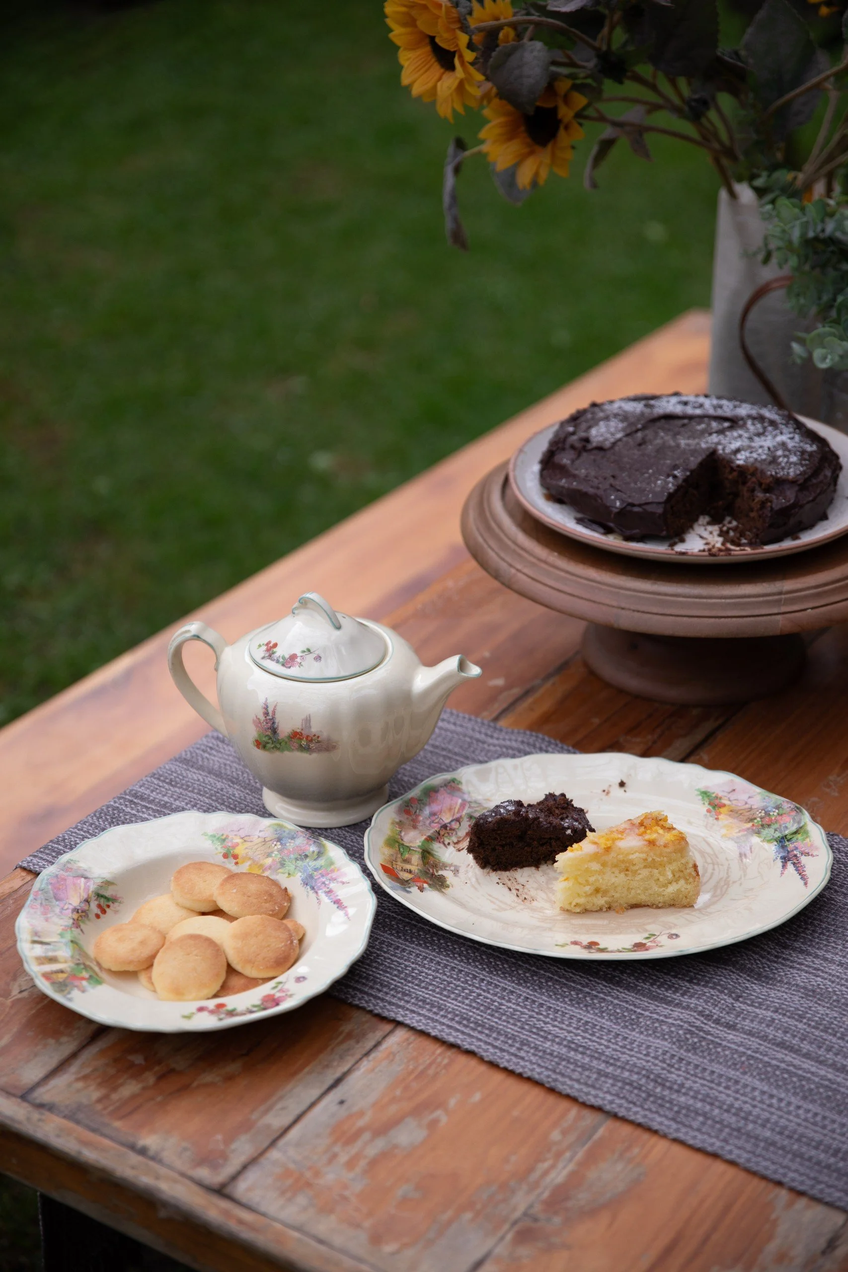 grounds-north-lawn-breakfast-detail-02.jpg