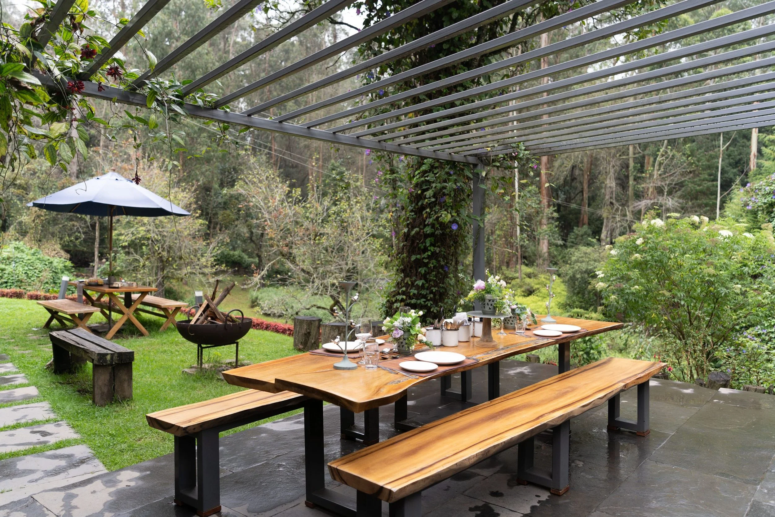 grounds-south-garden-terrace-wide-06.jpg