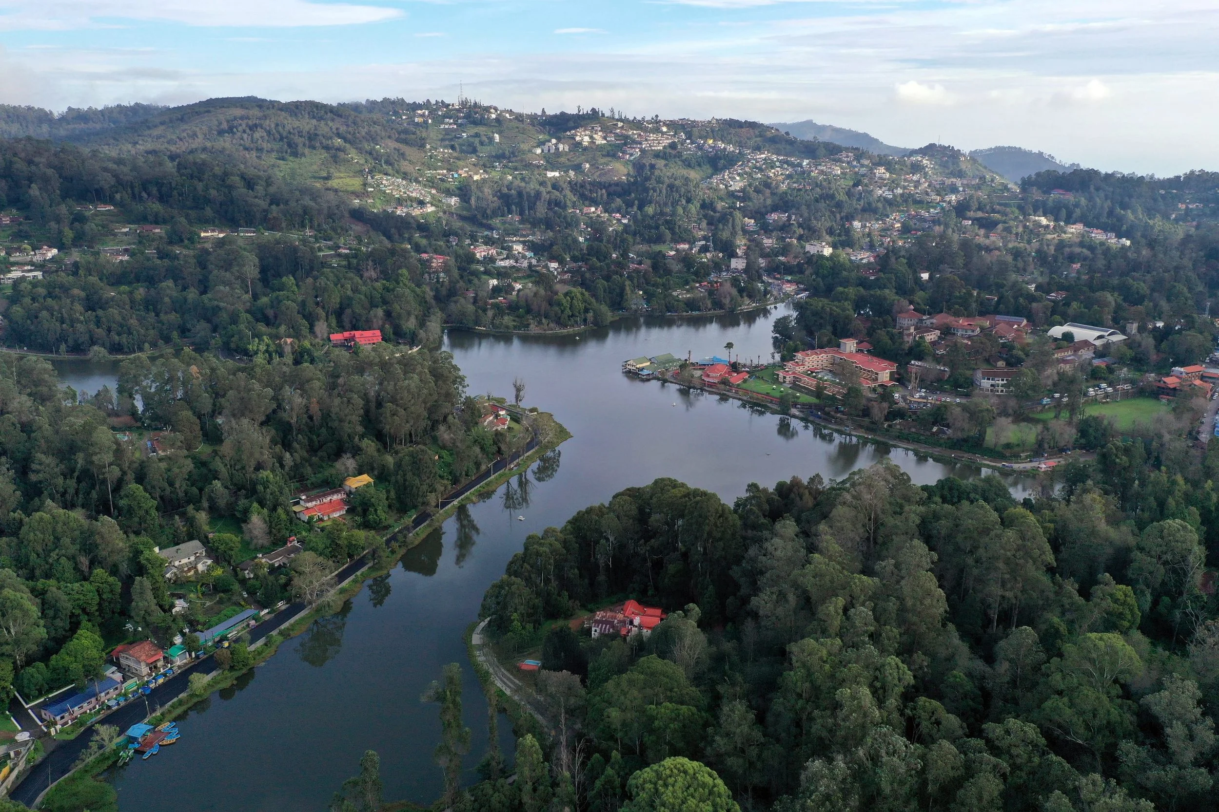 exterior-aerial-lake-02.jpg