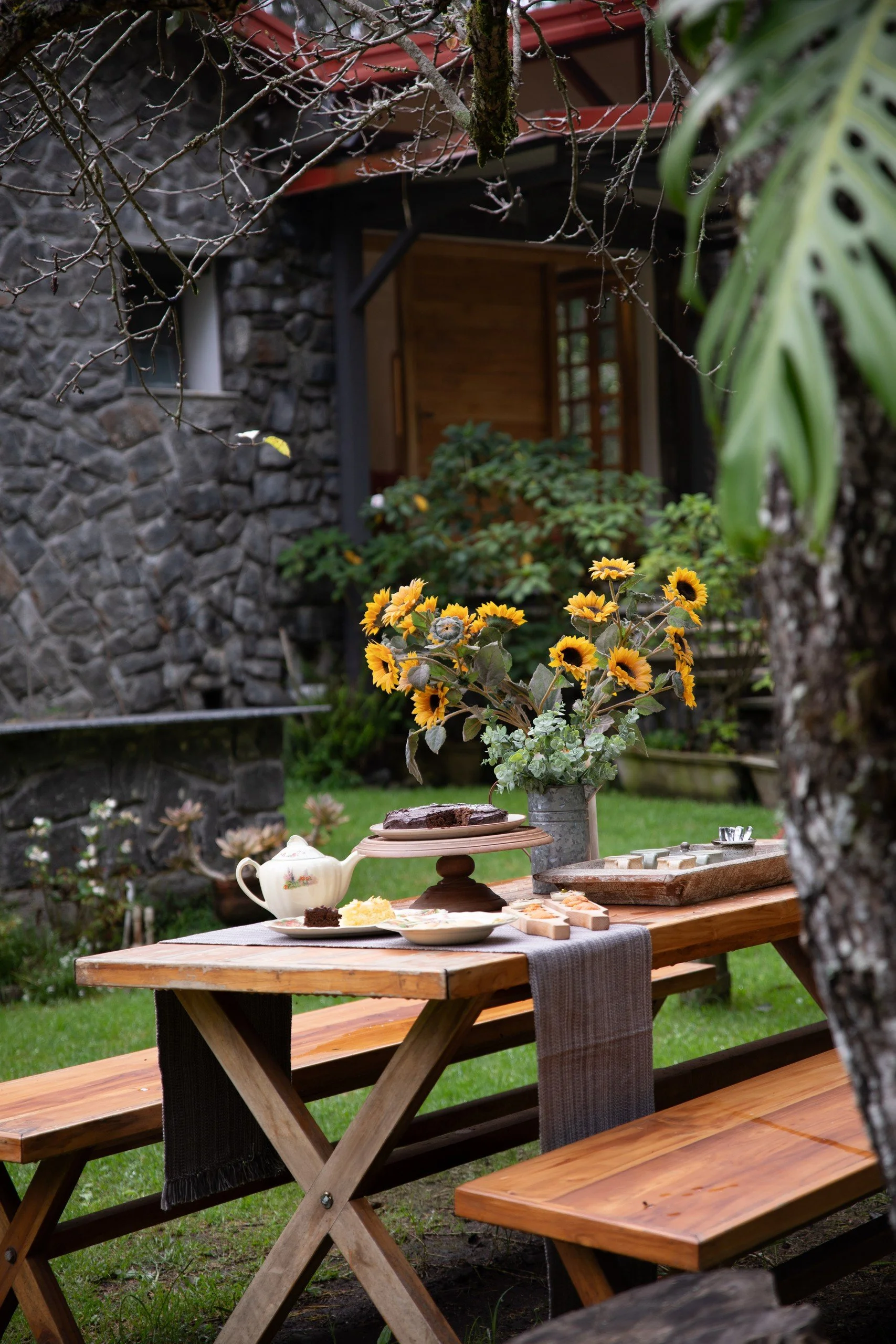 grounds-north-lawn-dining-05.jpg