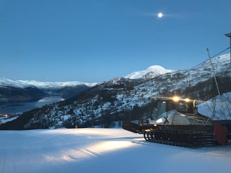 Laurdag 8.  og søndag 9. februar i Jølster Skisenter