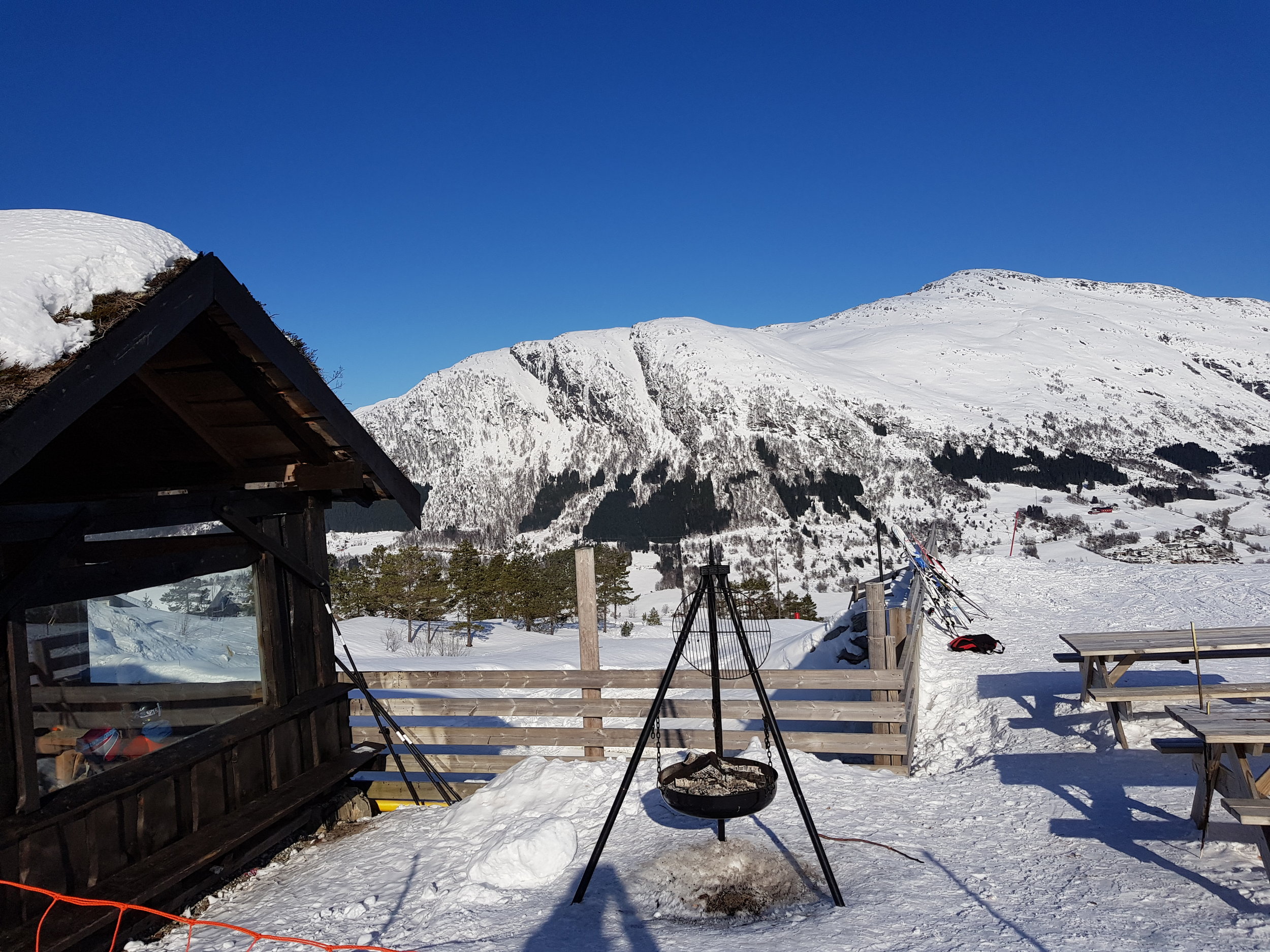 27. Mars - sol over Jølster