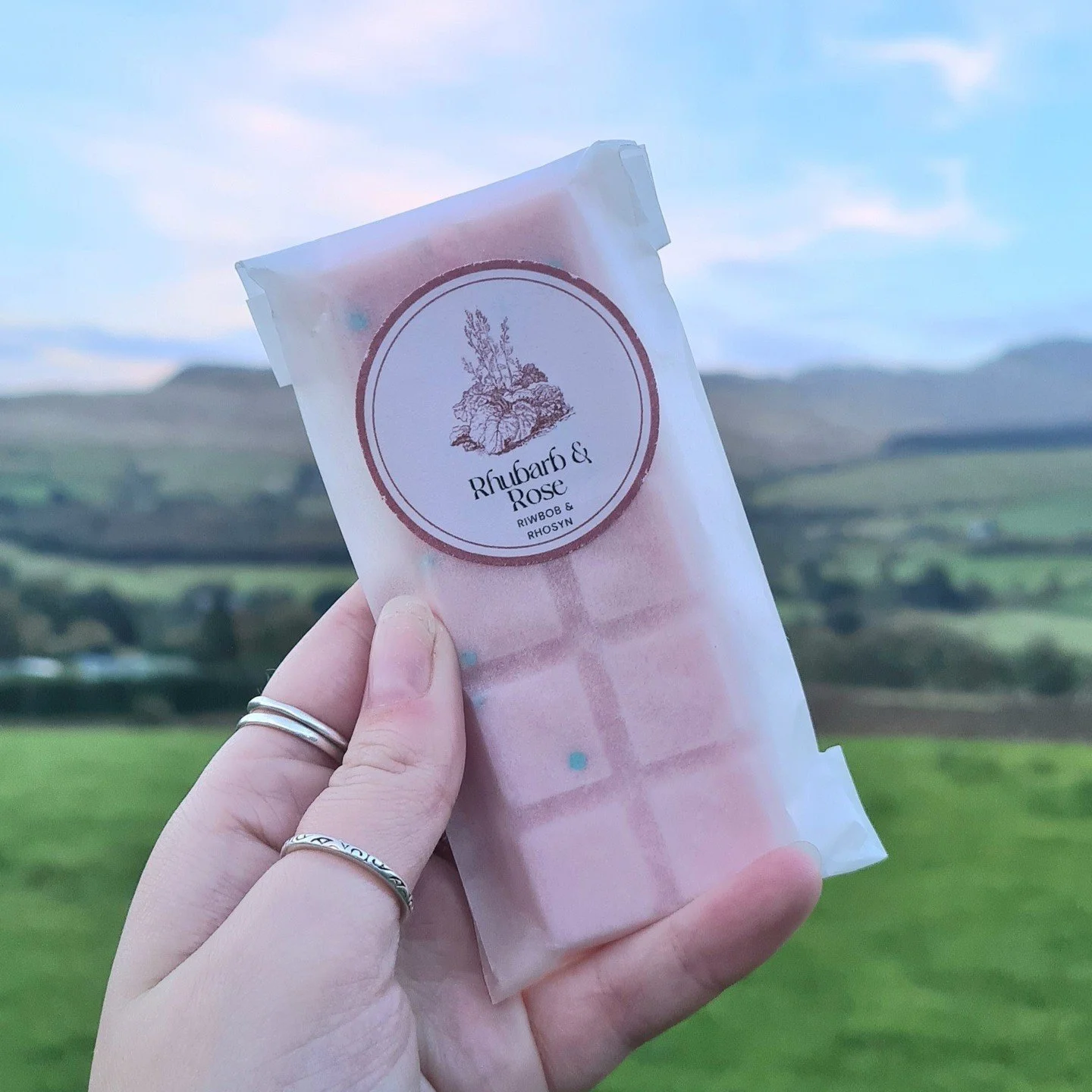 Our Rhubarb &amp; Rose Wax Melt is a fragrance of Rose &amp; Pineapple blended with mouth-watering rhubarb!

Available at www.derynwengifts.co.uk/shop-BLkVs/home/wax-melts!
.
.
.
#handmadehome #handmadehomedecor #homestyle #homeinspo #homestyling #ho