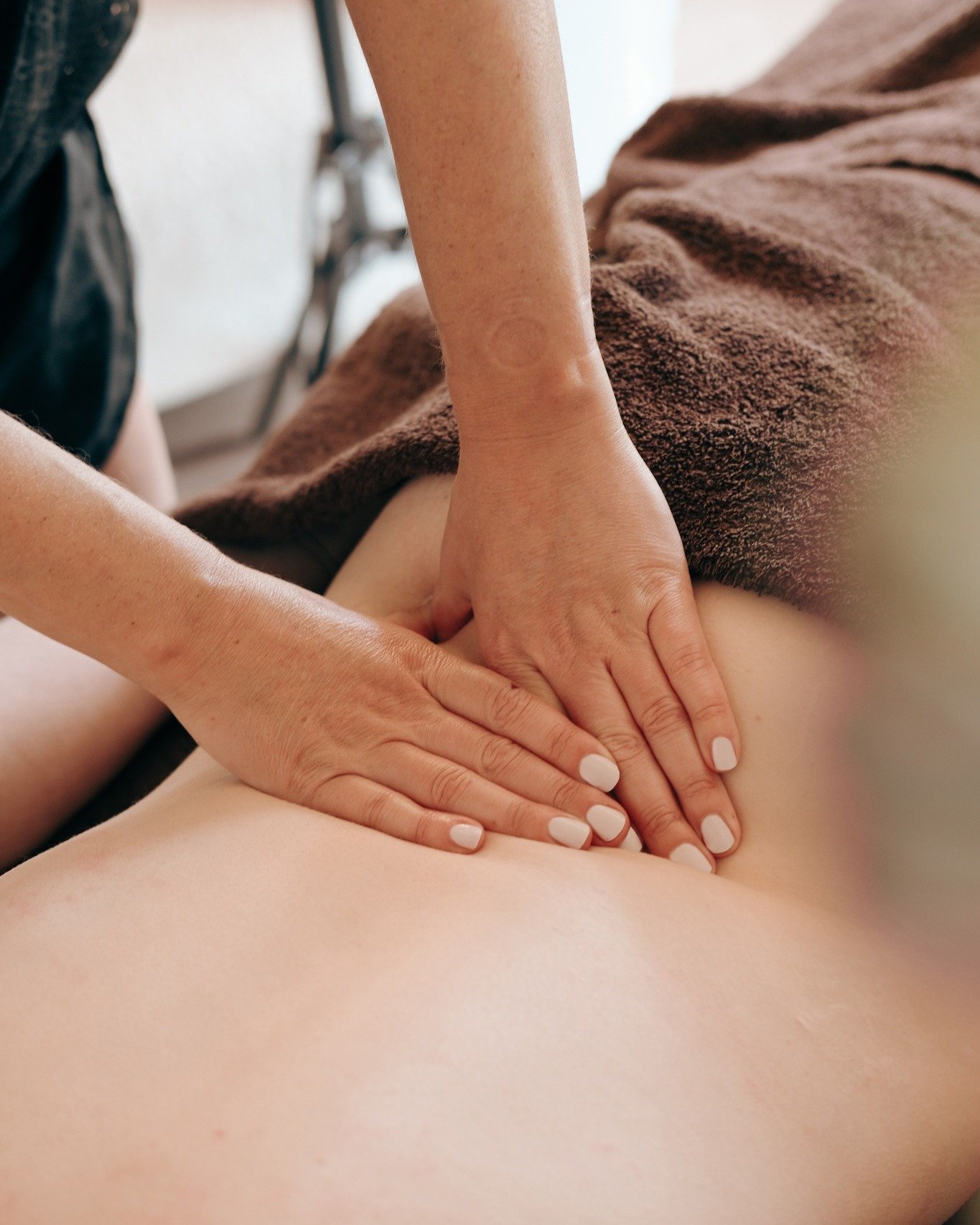 You know you're old when your back goes out more than you do 😉 that's why we're here... 

to relax, rejuvenate and repair your muscles, so you can enjoy your nights in AND your nights out.

#massage #verbier #backmassage #massagetherapy #wellness #s