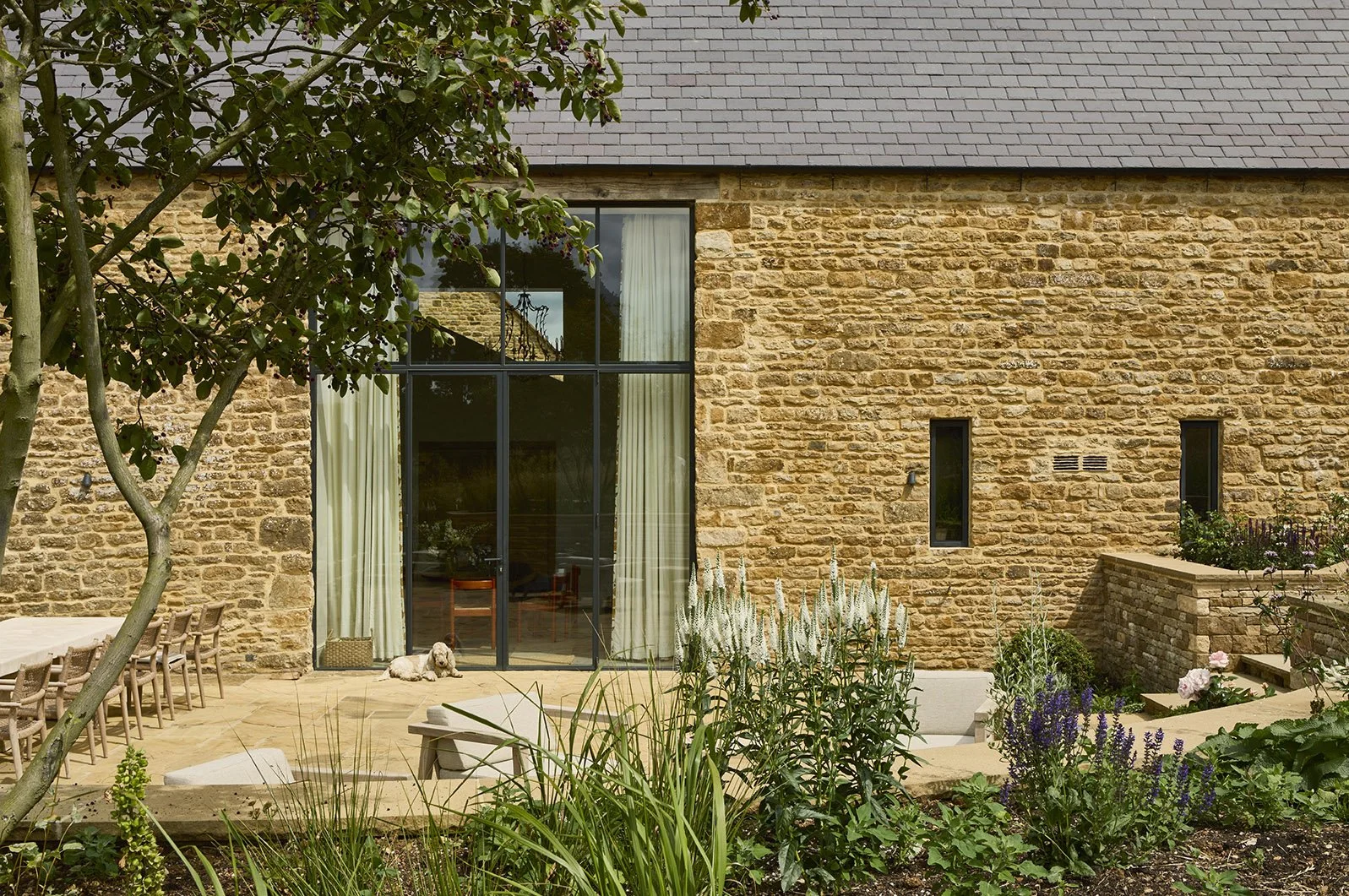 OXFORDSHIRE FARMHOUSE