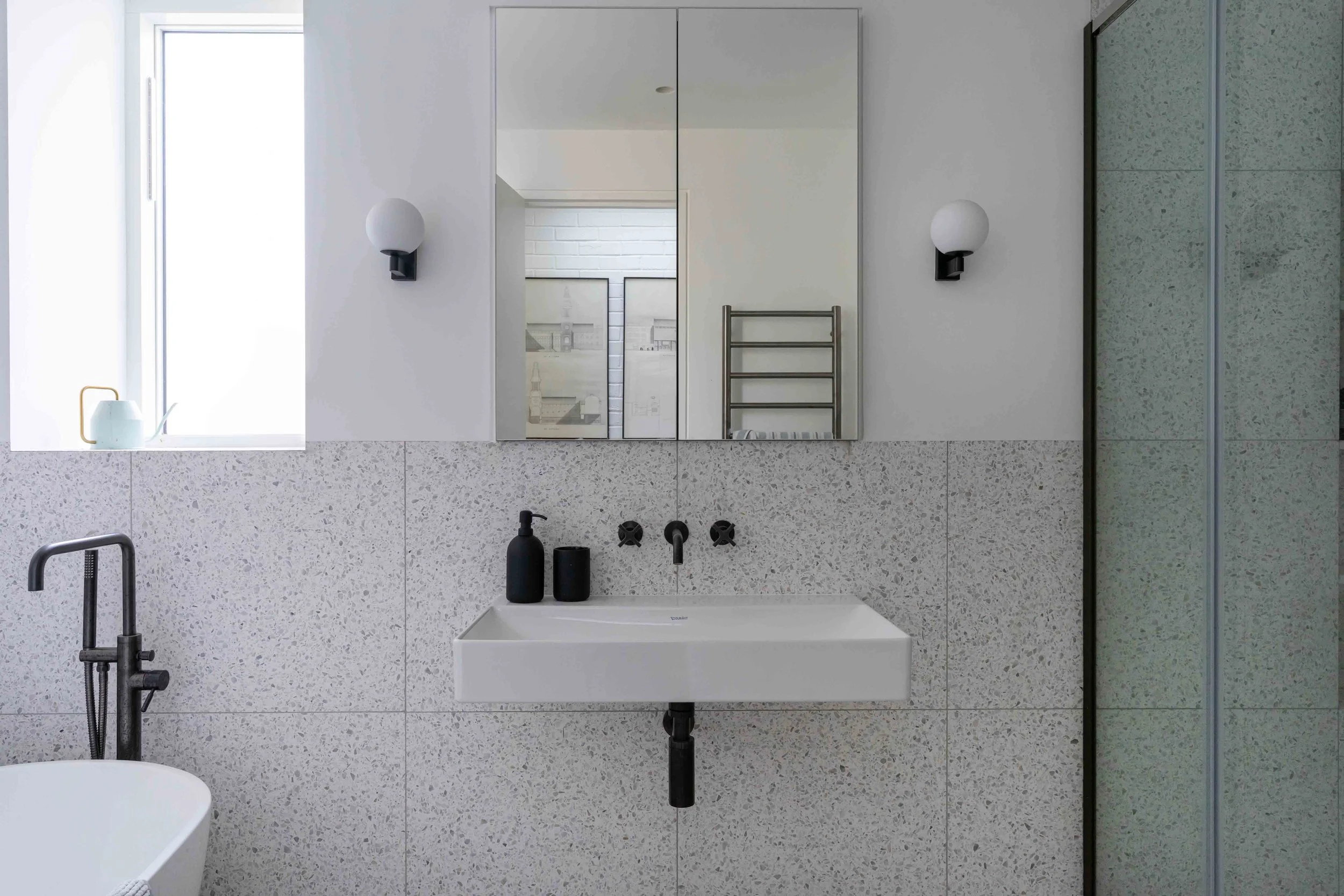 19 bathroom1.jpg