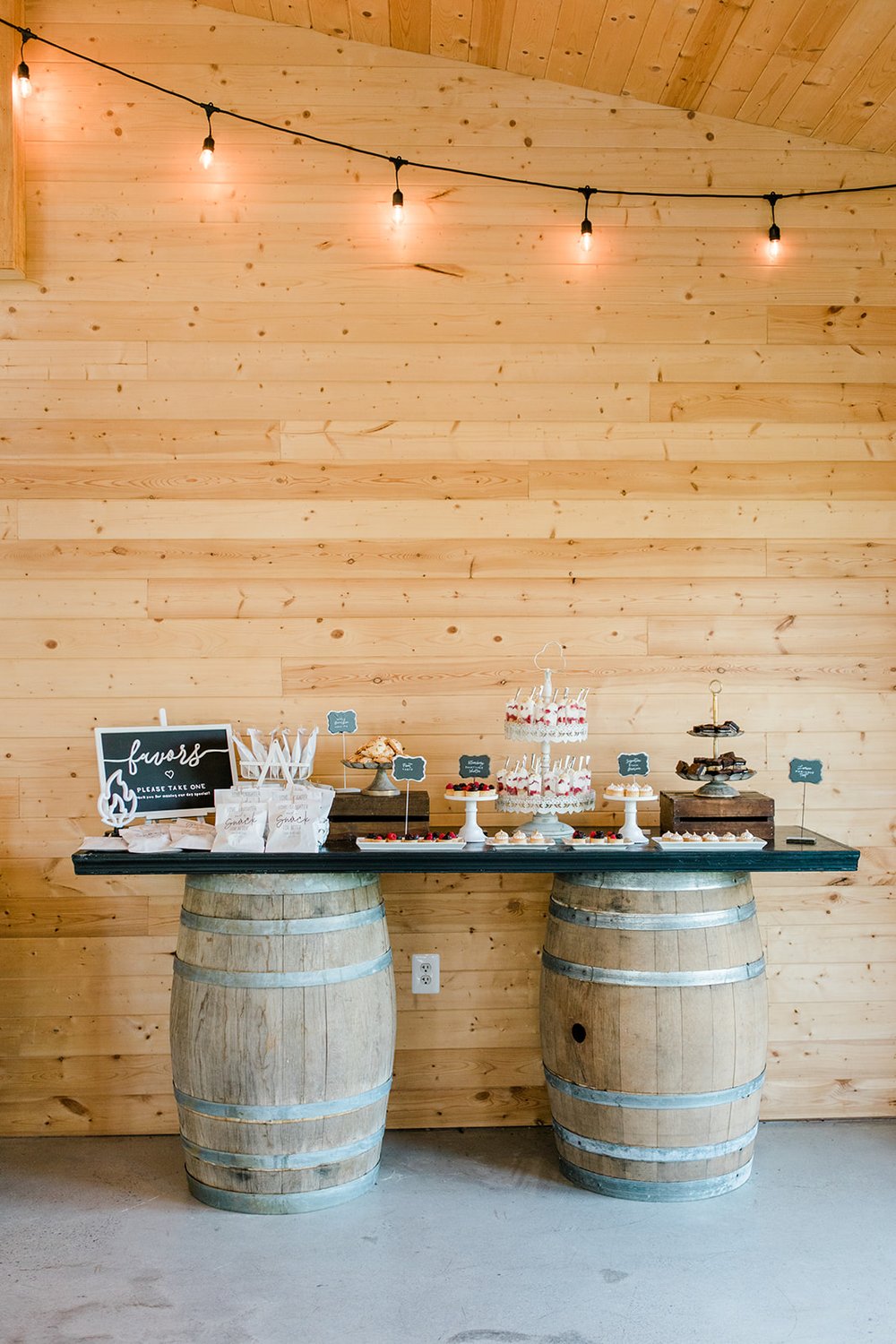 LanaMichael_Barn_at_WillowBrook_Leesburg_Washington_DC_VA_MD_Wedding_Photographer_AngelikaJohnsPhotography-5118.jpg