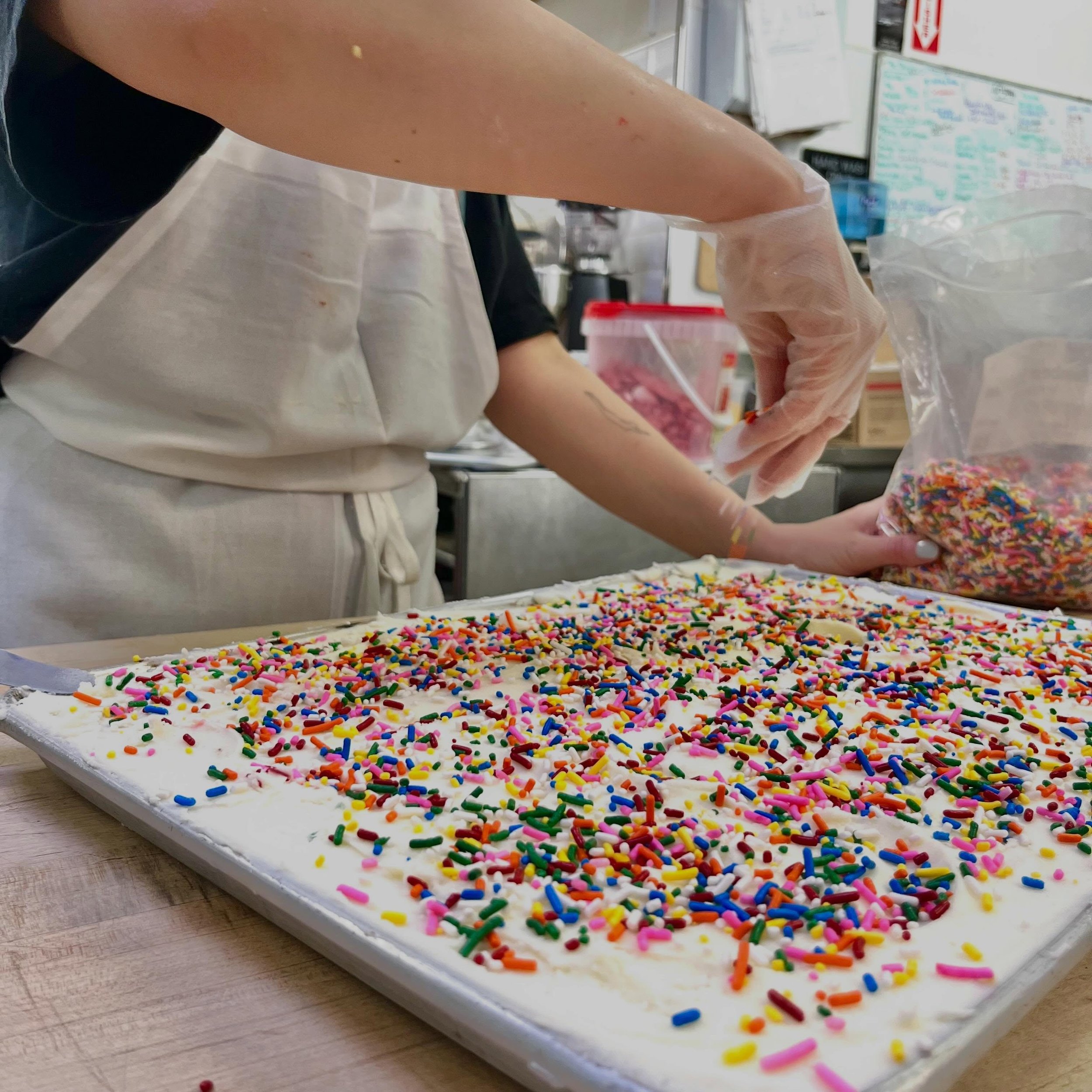 It&rsquo;s that time of year again!! Don&rsquo;t forget that the Arlington shop is turning 7 this year on June 2nd! That means - you guessed it. Free cake! Available first come first served until we run out everyday next week! 

Pictured above: Baker