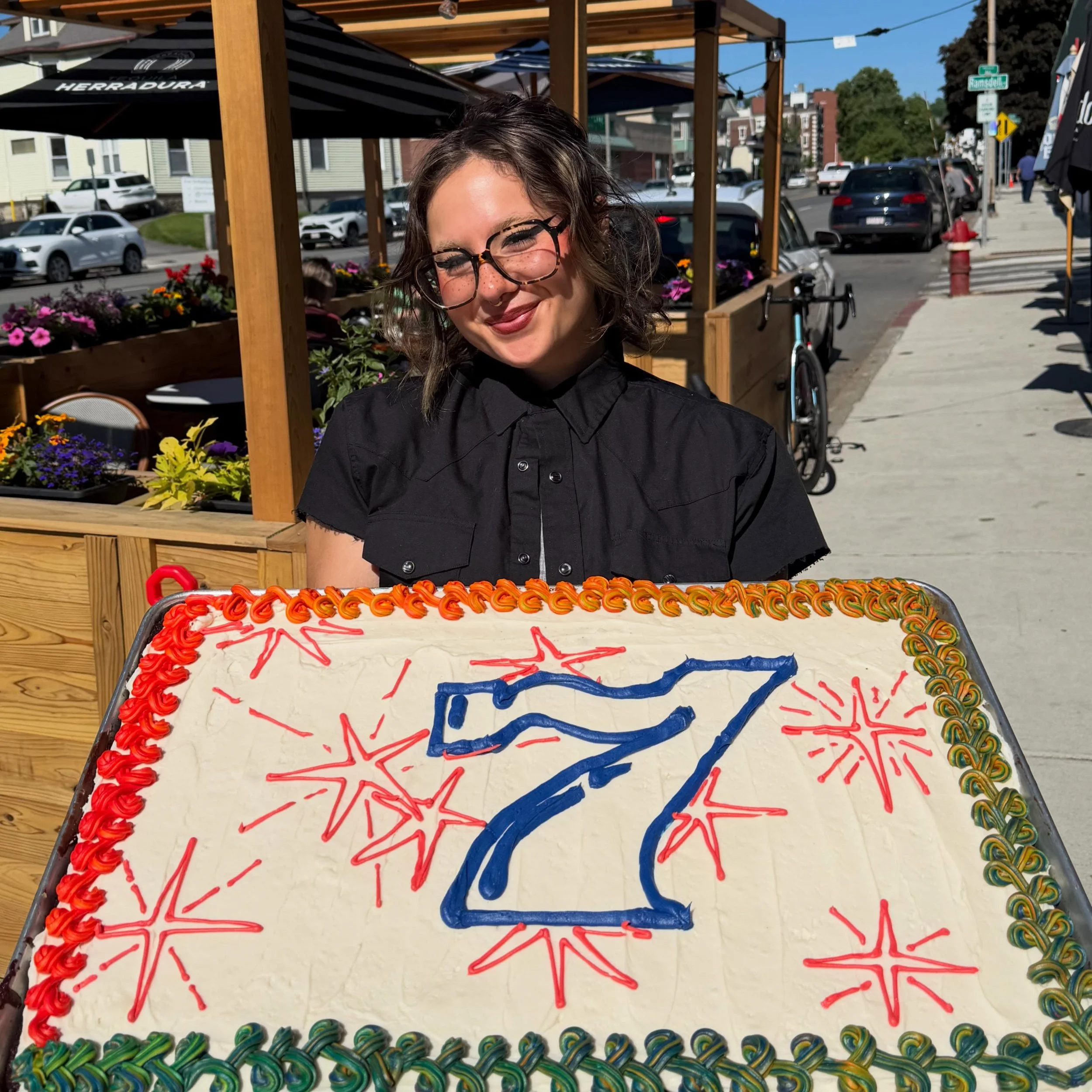 Don&rsquo;t forget ~ it&rsquo;s our birthday this week in Arlington! We still have free cake for everybody. Our Devil&rsquo;s Food Chocolate Cake with Vanilla buttercream! First come first serve until we run out! Happy 7th from us to you 🎂 Thanks fo