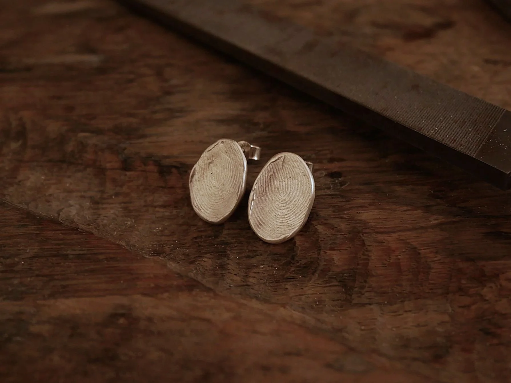 boucles-d'oreilles-empreintes-personnalisees-atelier-962.JPG