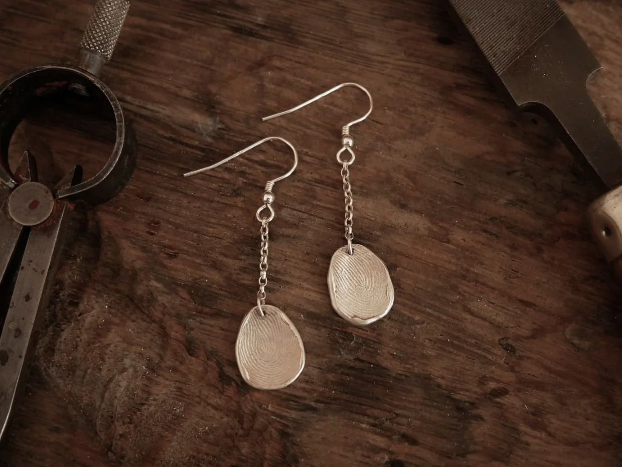 boucles-d-oreilles-pendantes-empreintes-digitales-personnalisees-atelier-962.JPG