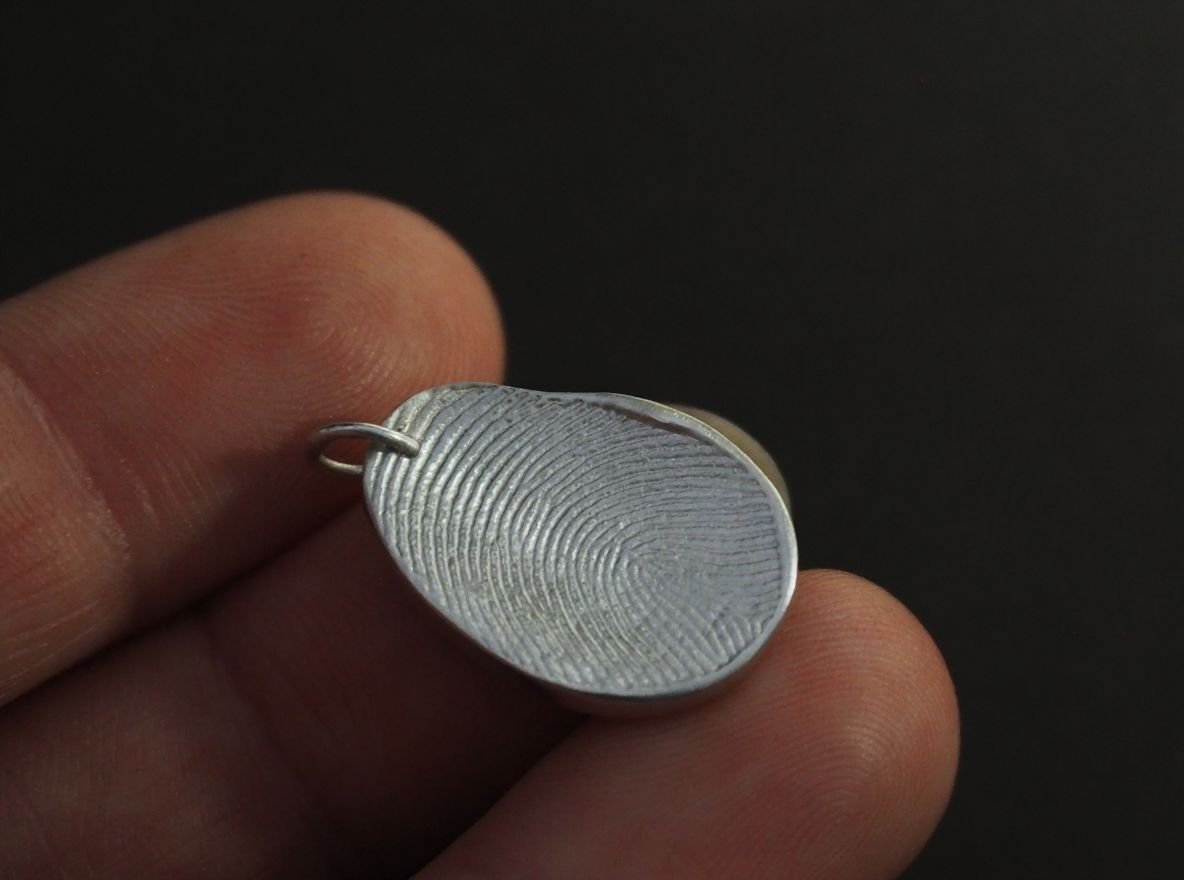 pendentif-empreinte-digitale-argent-atelier962-manonfleury (1).jpg