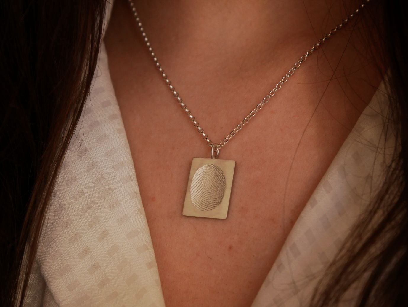 Collier-empreinte-carre-argent-Atelier962-Manon-Fleury (3).JPG