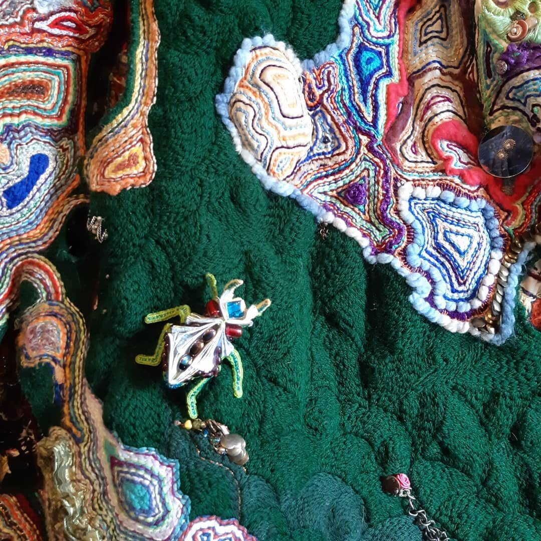 I made this little guy years ago. I decided to reuse his frame so I cut him from his background and with a quick bit of #cotonabroder #buttonholestitch and he became 3d. I've decided to attach him to my teepee...what do you think & any ideas for