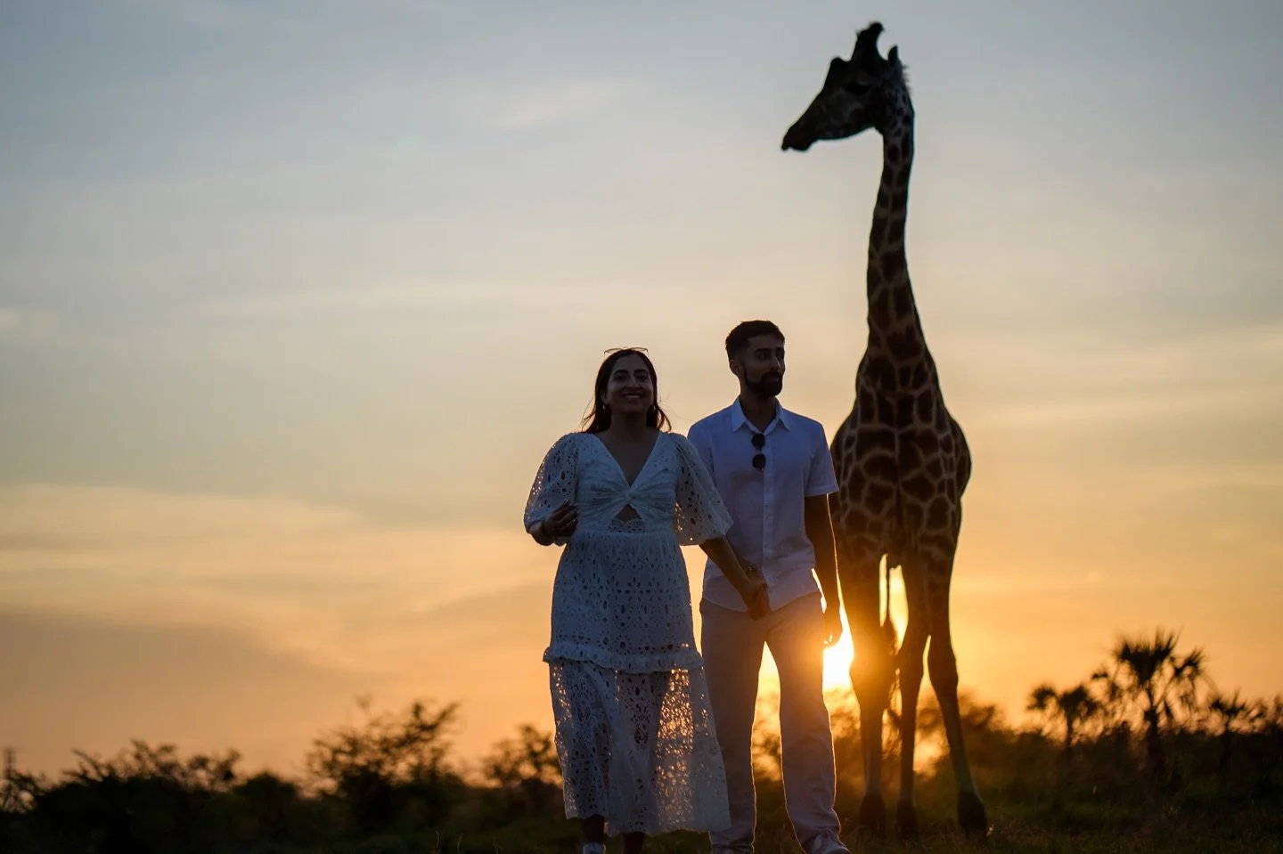 E//M, photobombed by a tall dude! 🦒