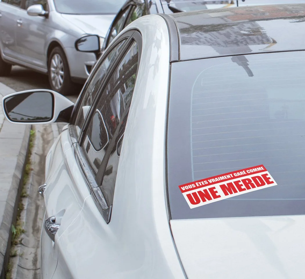 stickers_autocollant_vous-etes-vraiment-gare-comme-une-merde-garer-parking-creneau-rate-vengeance_3.jpg