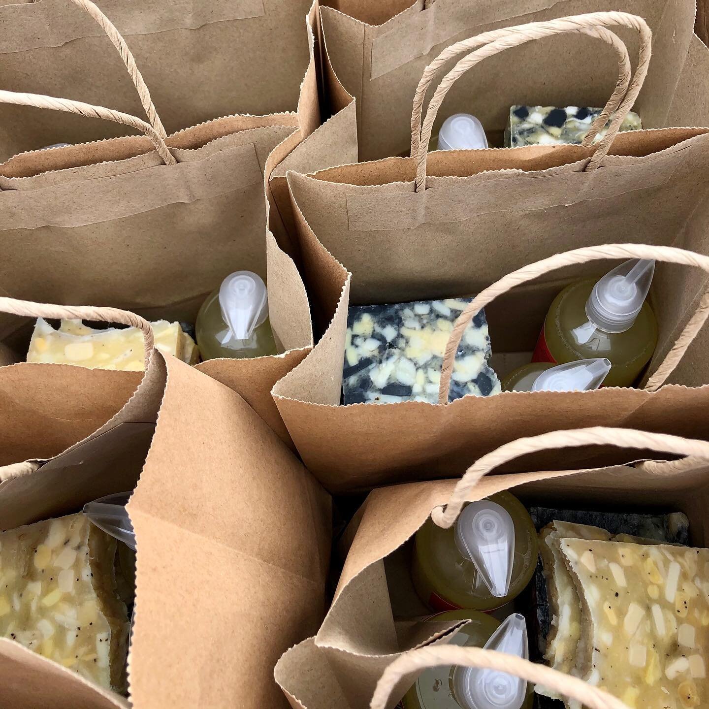 We donated 500 bars and 100 bottles of soap to the #communityfoodcupboard in @manchestervermont + a lovely nurse in Granville, NY in need of supplies.

And we are still shipping!
.
.
.
#smallbatch #smallbatchsoap #madebyhand #madeinvermont #makersmov