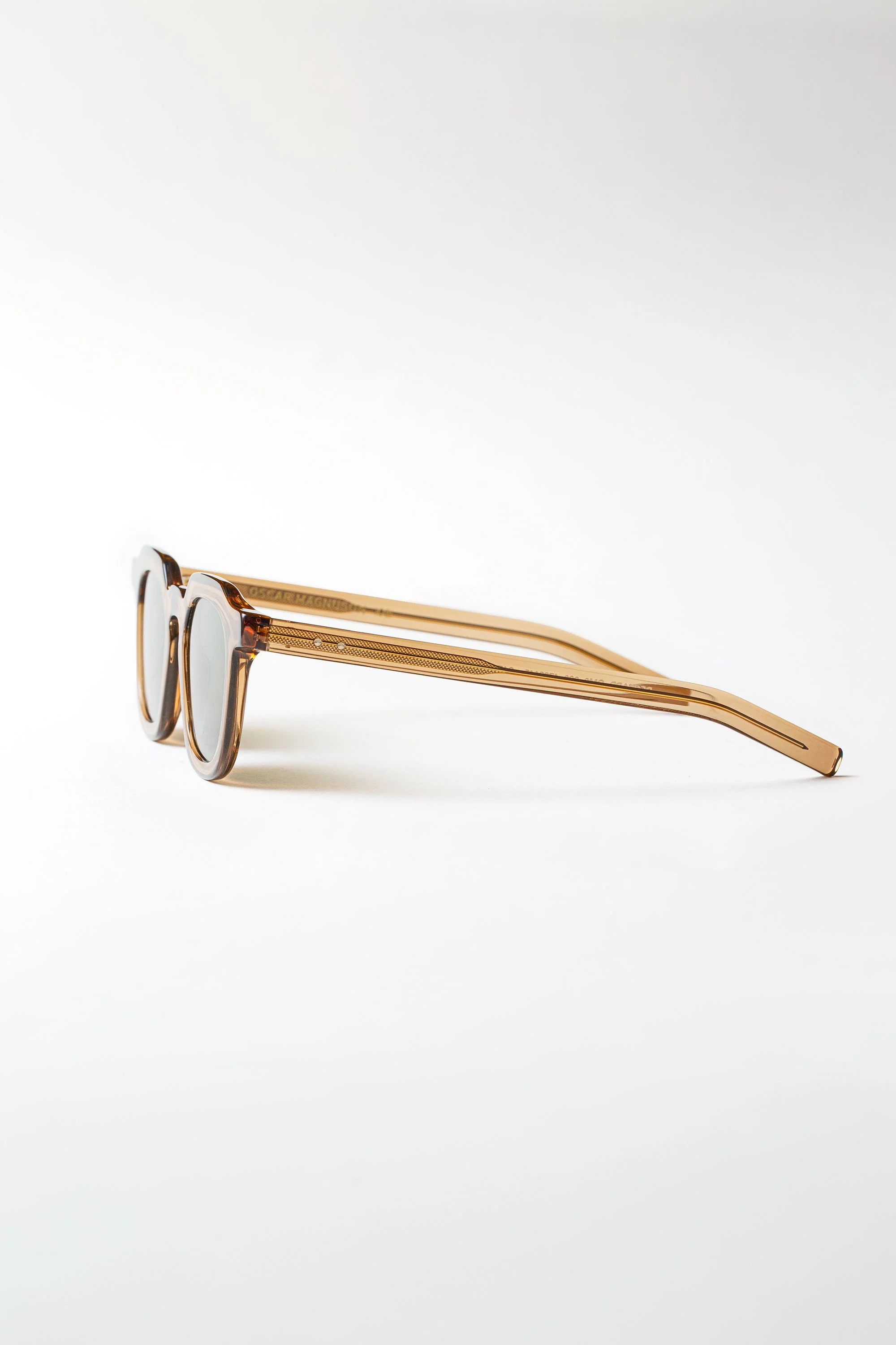 deckard-10th-sunglasses-2105-crystal-caramel-brown-2-sideview.jpg