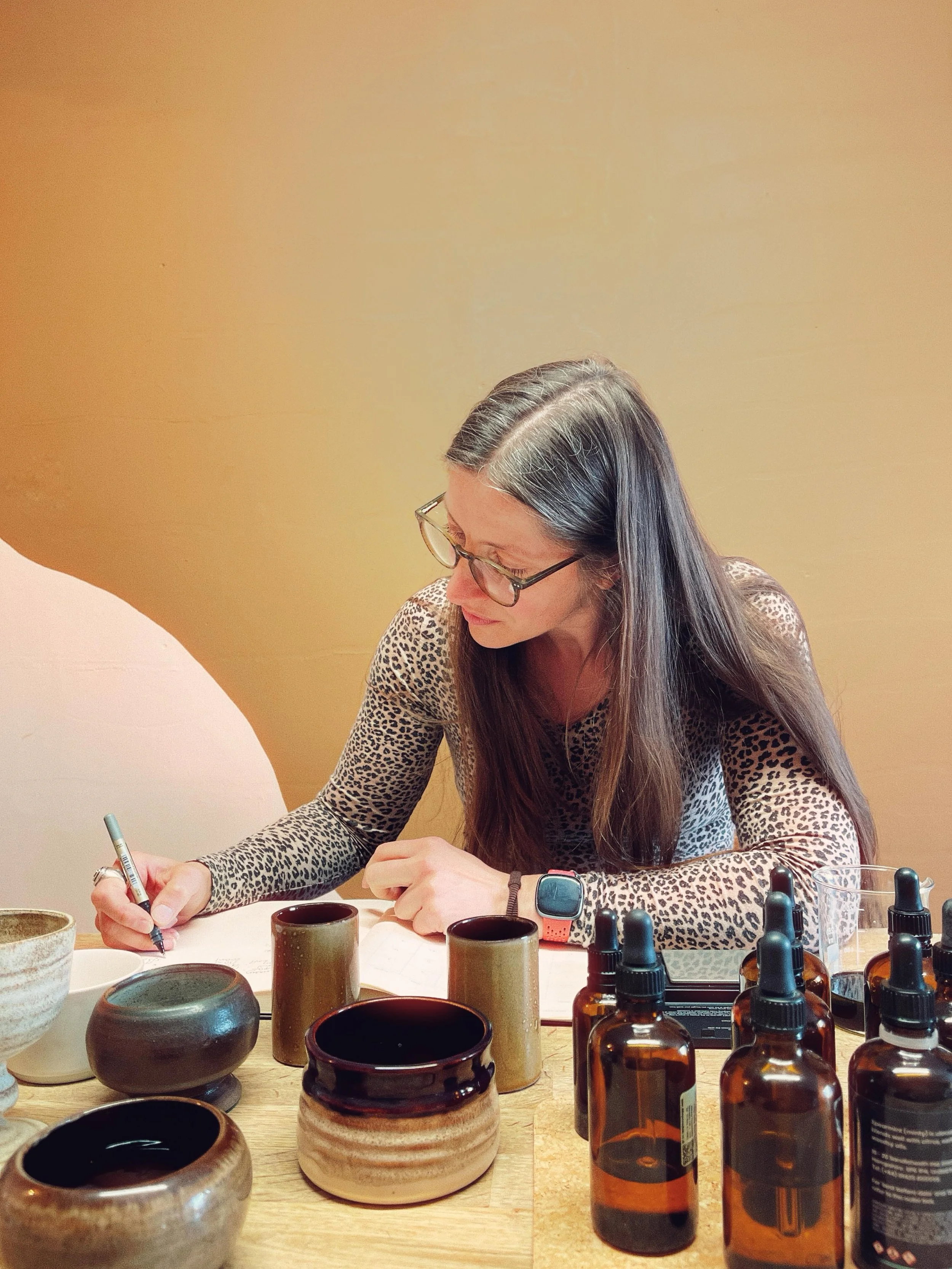 You can find me at the studio this Saturday with a full selection of candles, soaps, vintage home wares, vintage art, vintage clothing and accessories. 10-3pm.
Also open June 6th, 20th and 27th. 

Candle workshops are bookable via website or WhatsApp
