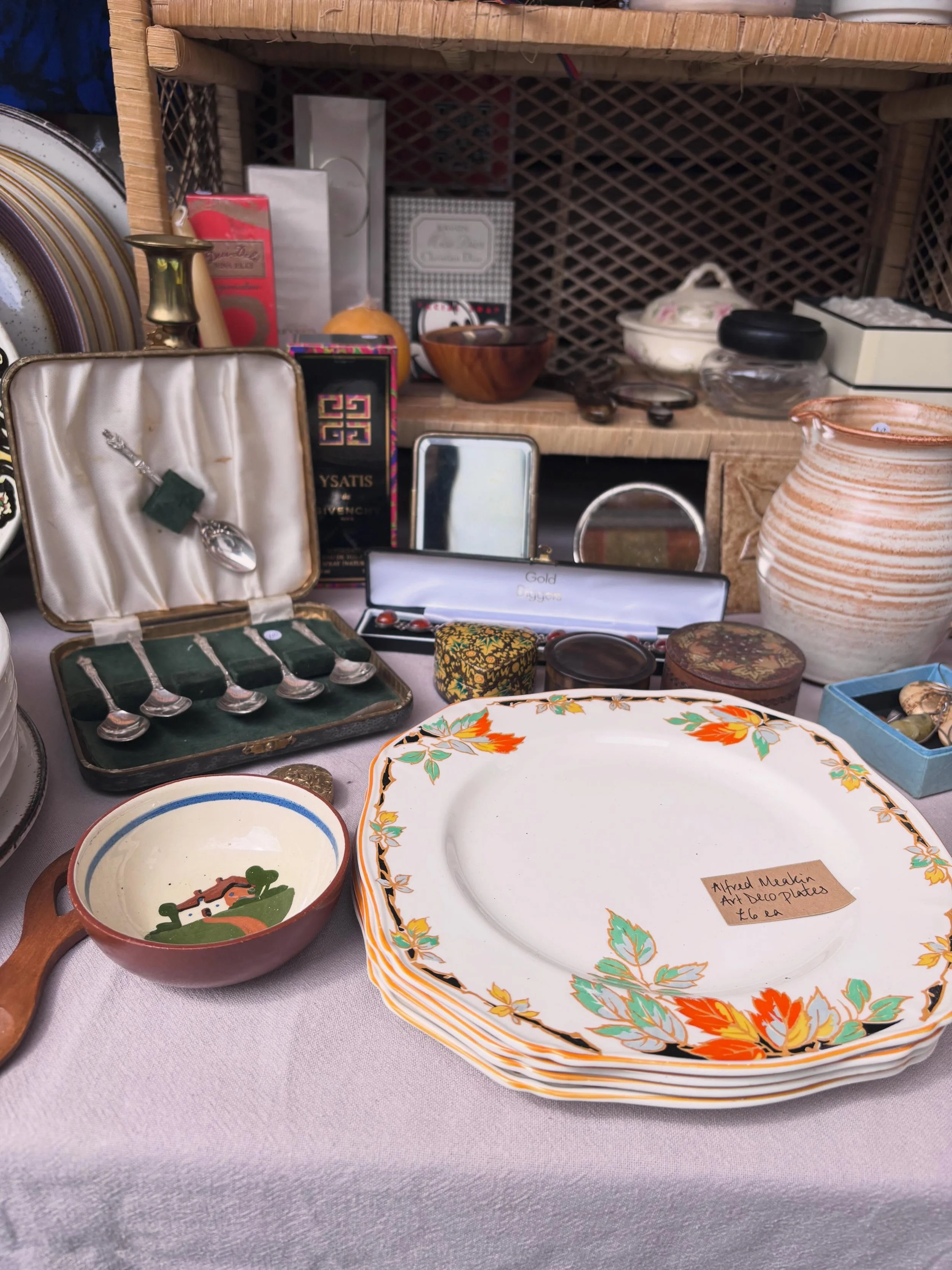 In full flow here @pontcannavintagemarket.
All the best vintage and artisan goodies for you to rummage through.