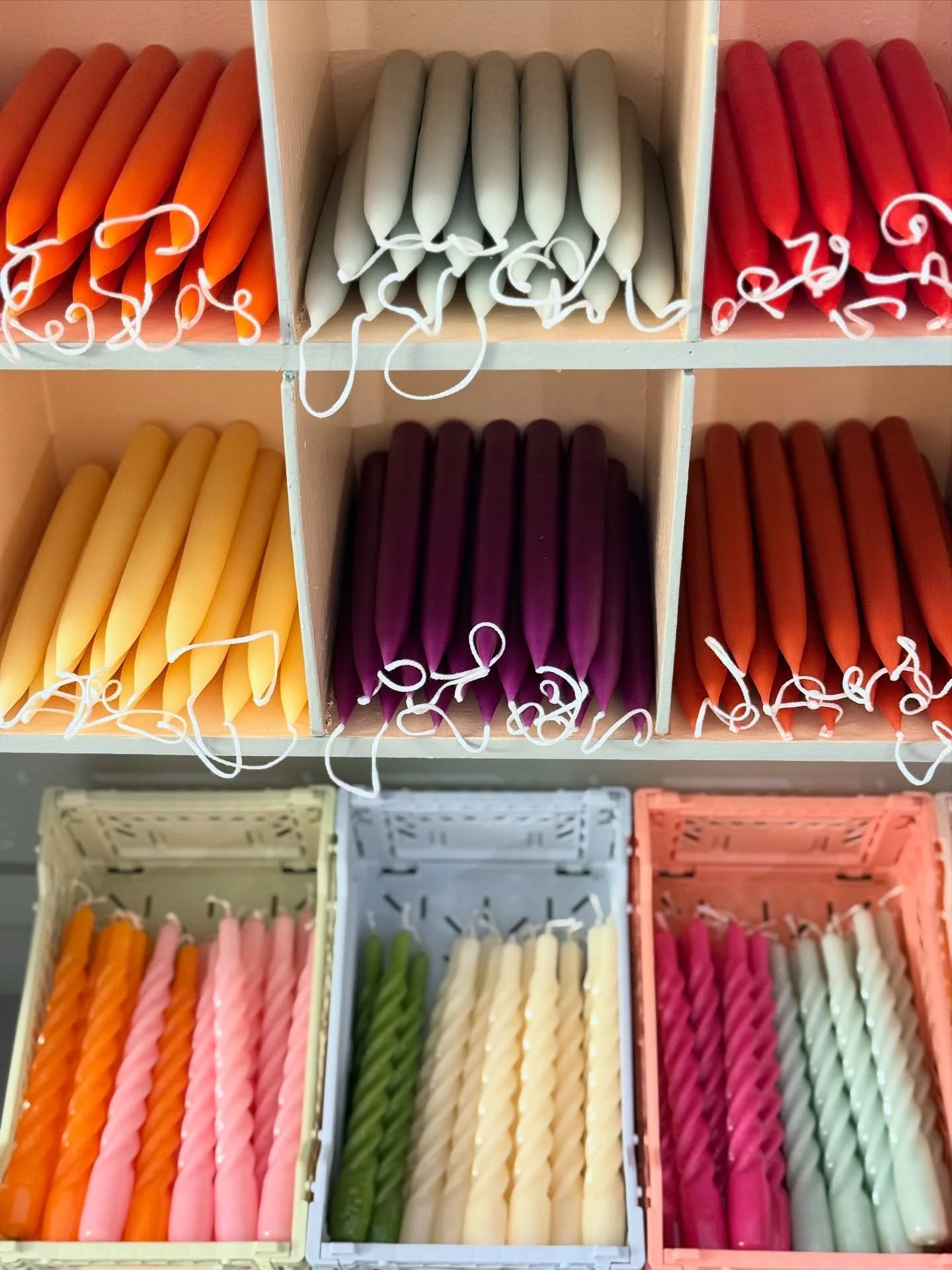 Misc&eacute;llan&eacute;es d&rsquo;automne 🍂✨🍄

#homegoods #windowdisplay #candleseason #cozyhome #stationery