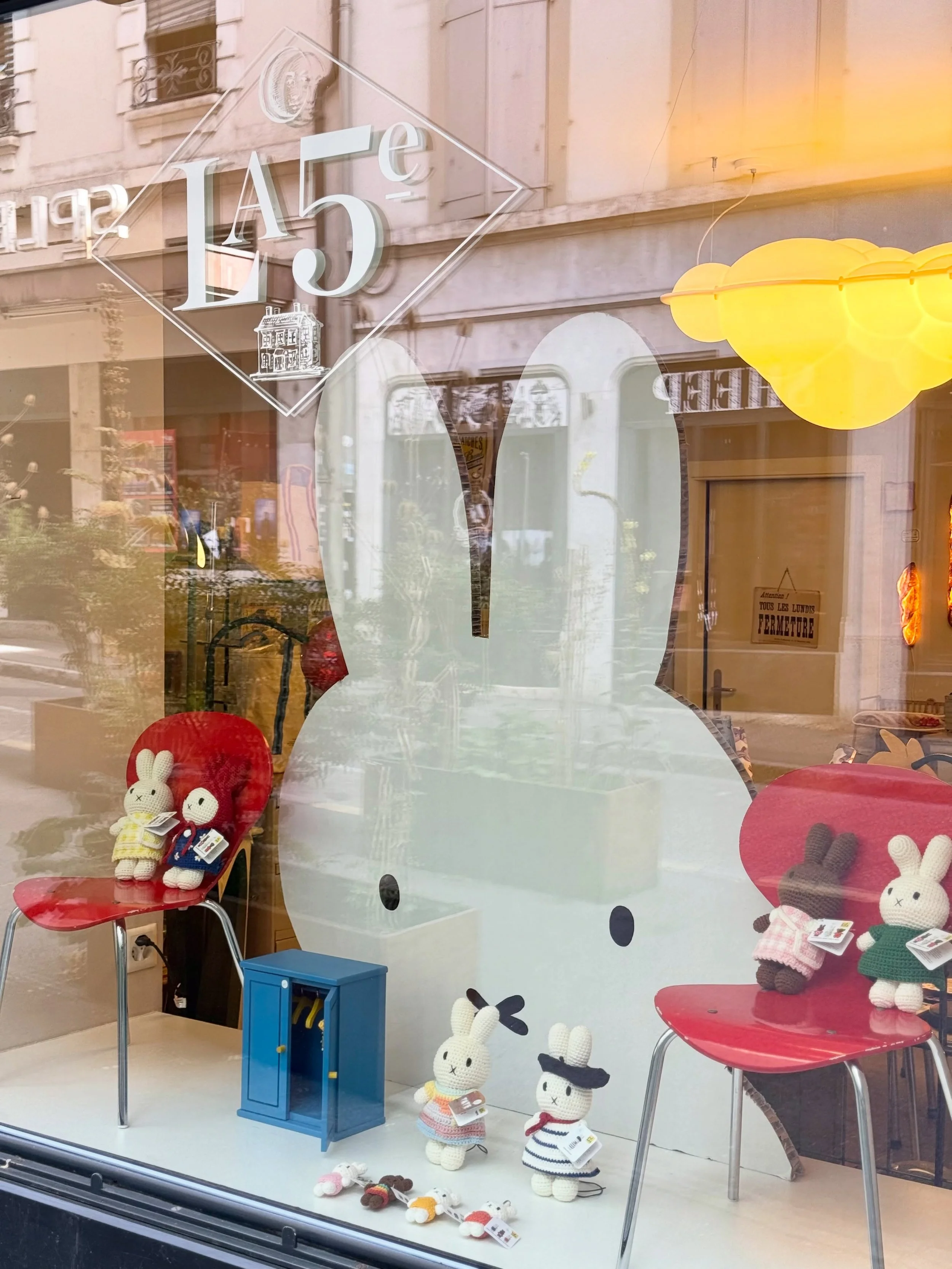 Miffy and friends @la5e_geneve 🐰❣️

#genevashopping #kidsgoods #miffy @justdutch_