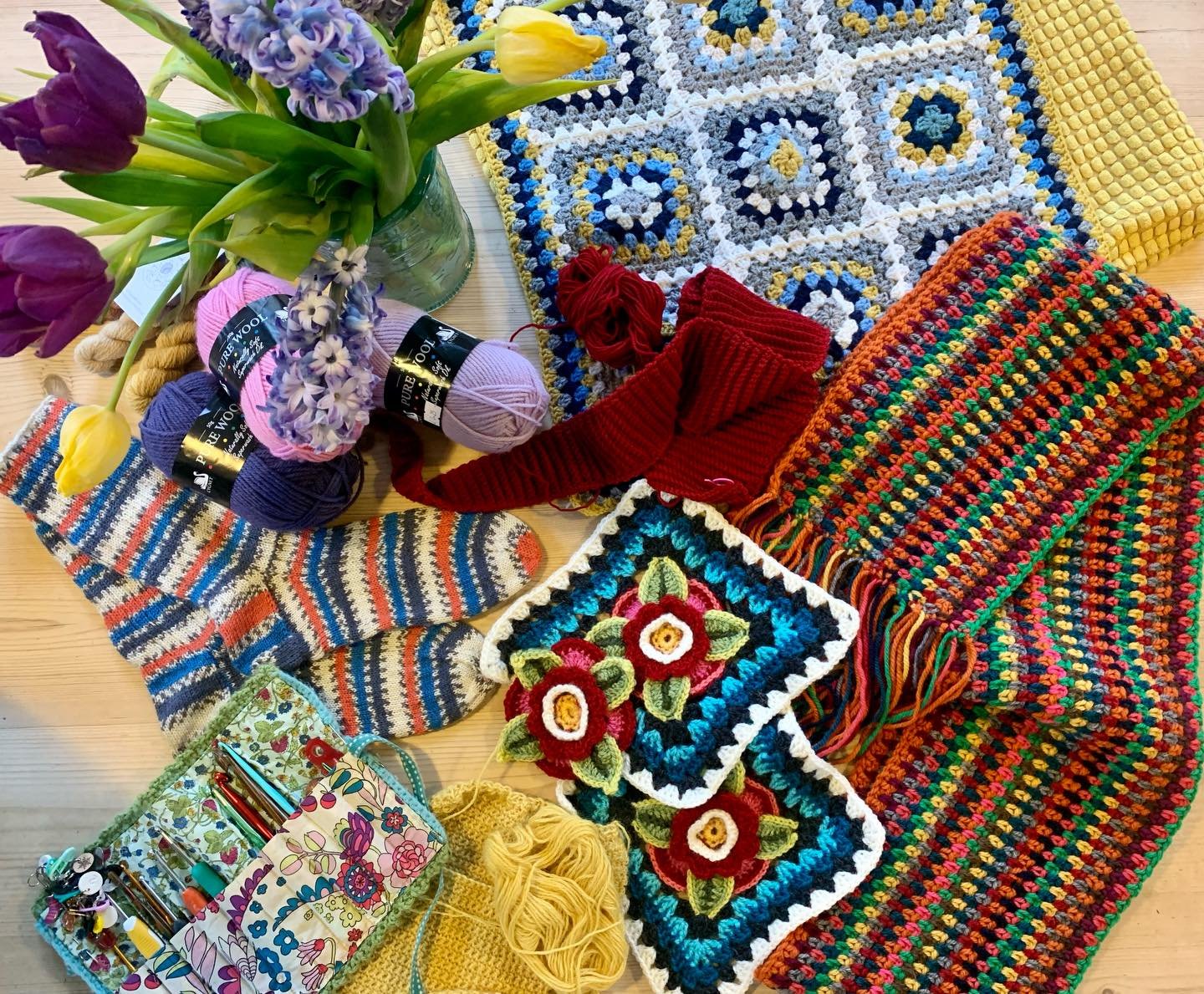 Hello 💛 I haven&rsquo;t posted for a while, how have you been? I just sent out January&rsquo;s Notes from the Nest (my monthly newsletter - you can sign up on my website - the link is in my bio), and took this shot of some of the things I&rsquo;ve b