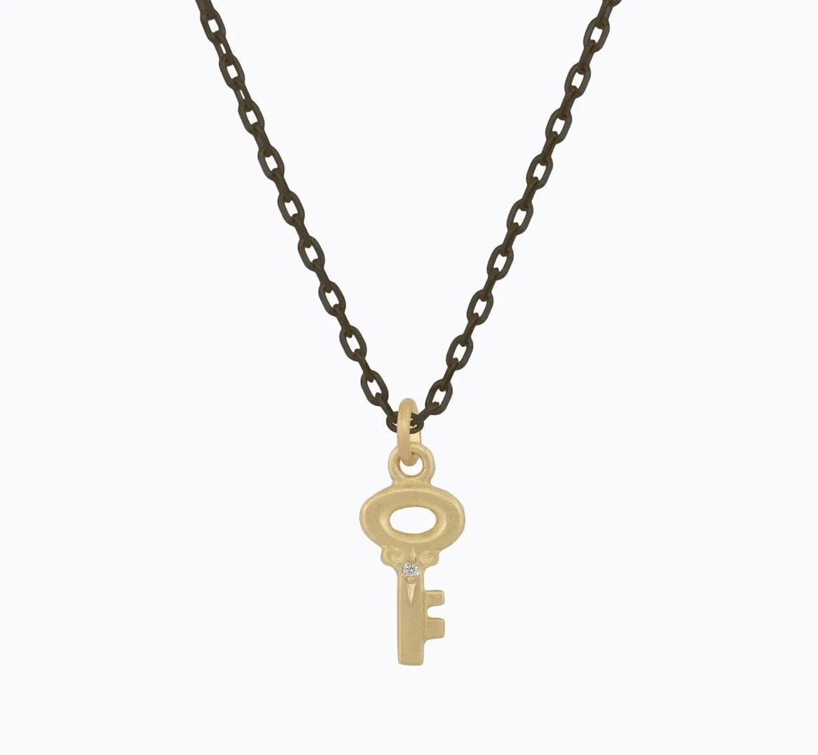 SIMPLE KEY PENDANT