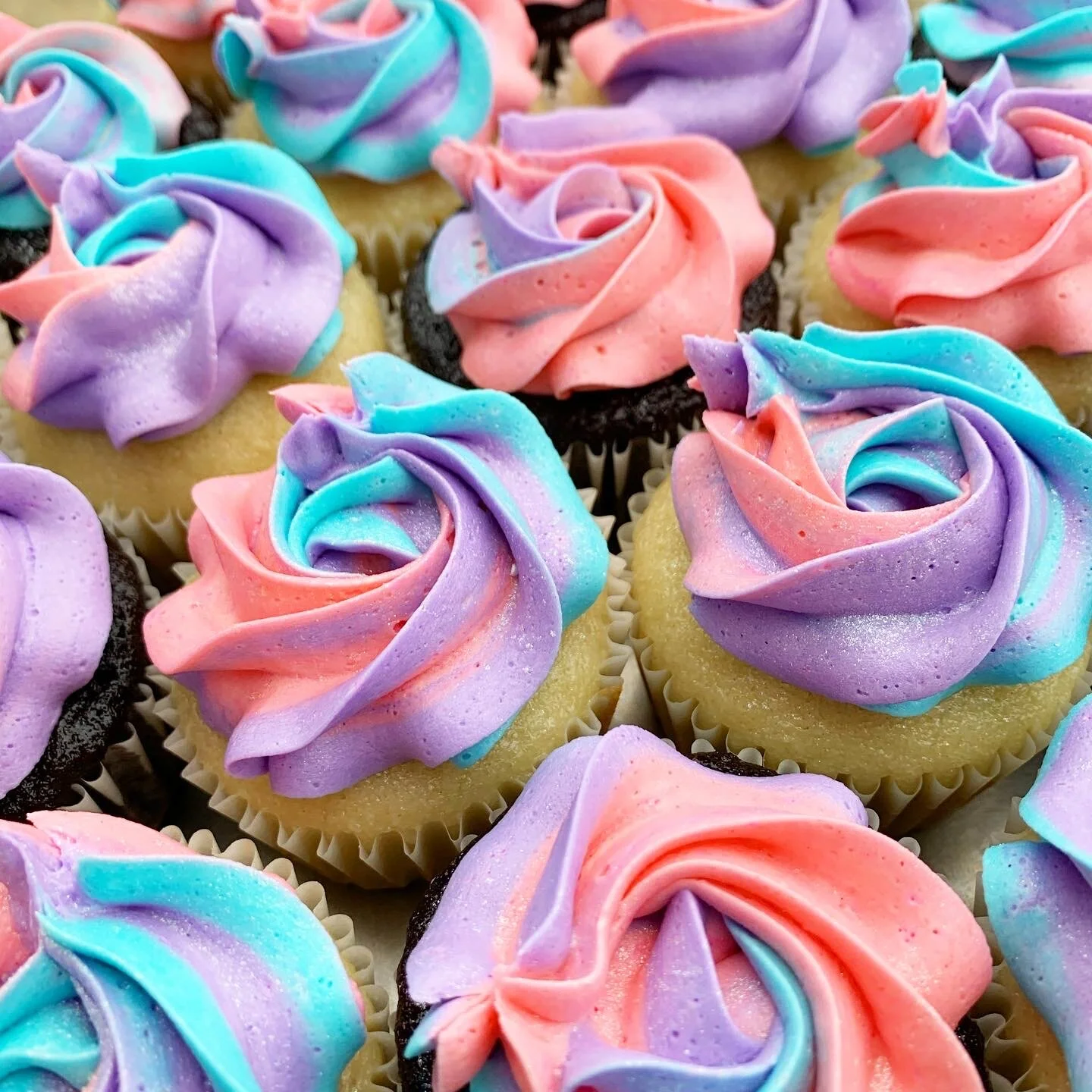 Mermaid mini cupcakes 2.JPG