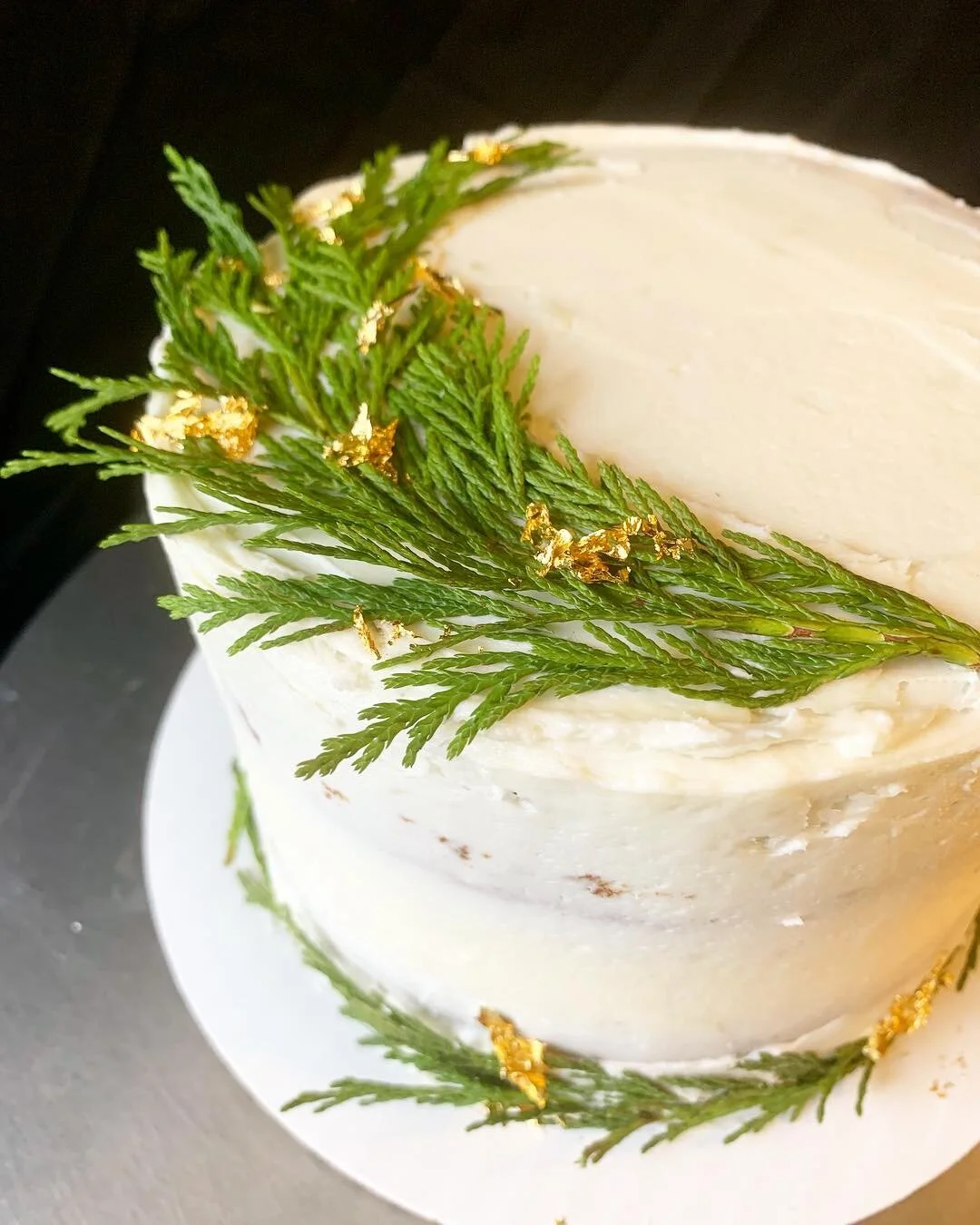 Vanilla with greenery cake.JPG