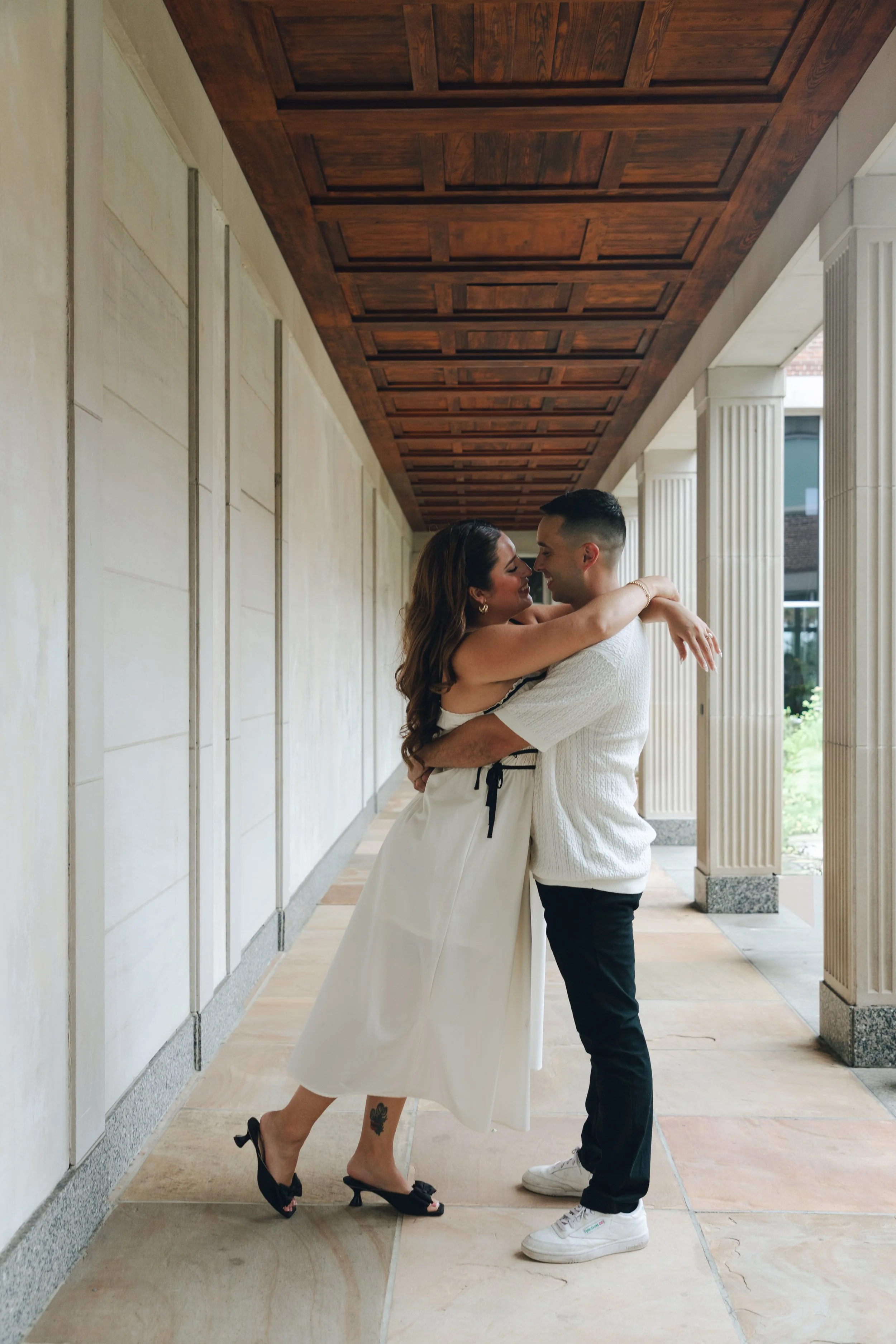 Engagement session at the Cummer museum 