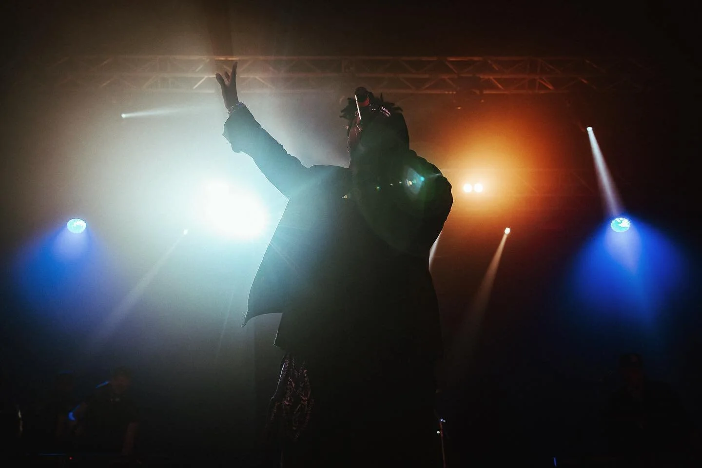 Turn up the lights in here baby, extra bright, I want y’all to see this
.
#kanye #rihanna #turnupthelights #eventsband #festival #livemusic #gigphotography