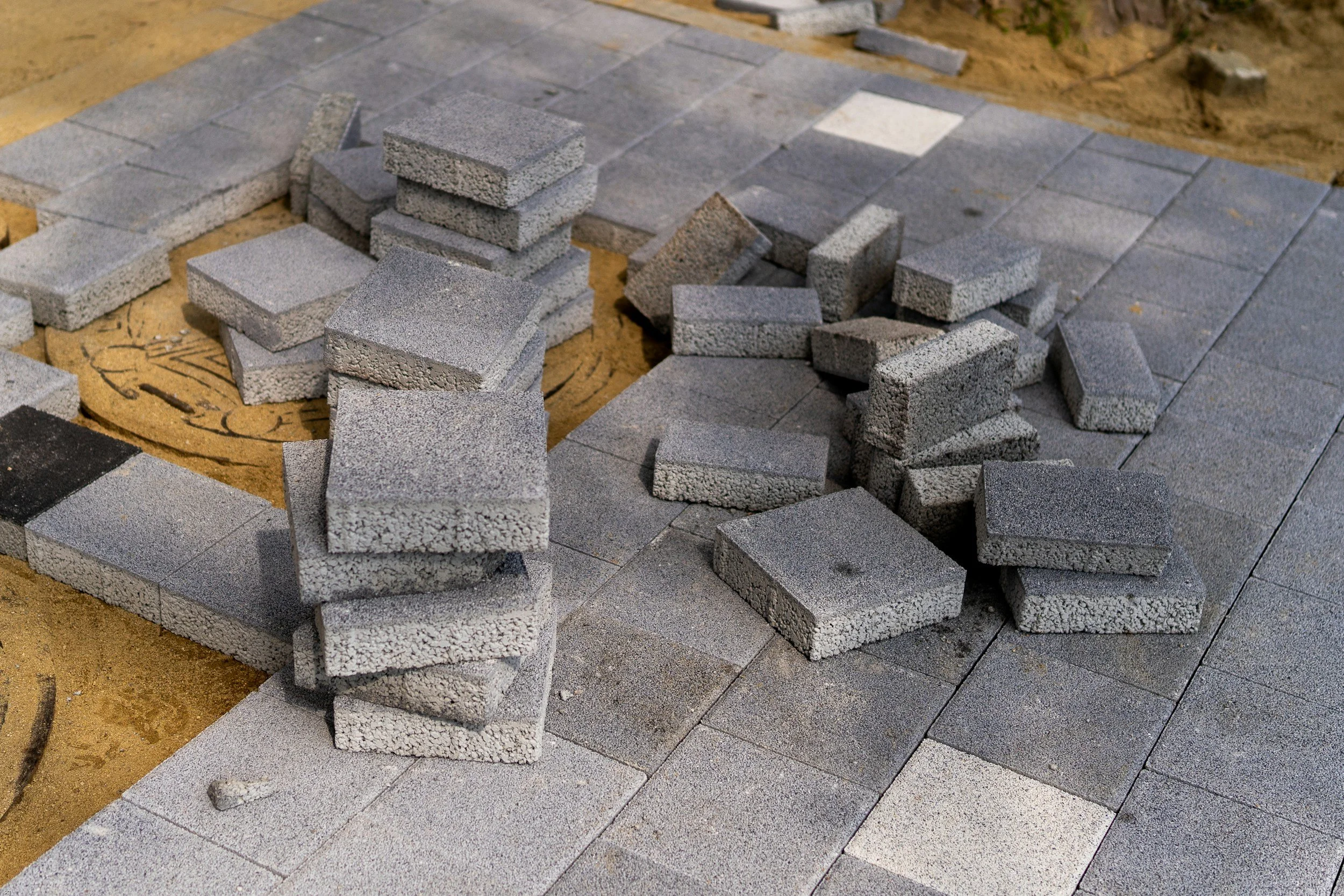 Brick vs. Concrete: Why Nanaimo Homeowners are Choosing Pavers
