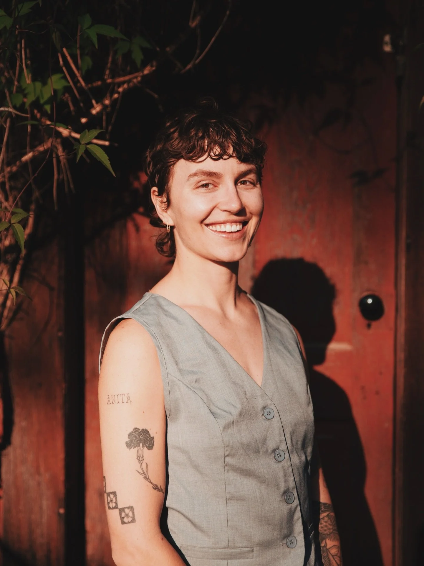 😍😍😍 Massage has arrived in the Secret Room!!! Book directly with @befriendbodywork via our website (Secret Room) ie IG bio 💕
Marley Jeranko (they/she) is a Certified Massage Therapist serving the East Bay.
&ldquo;I take time to get to know how YO