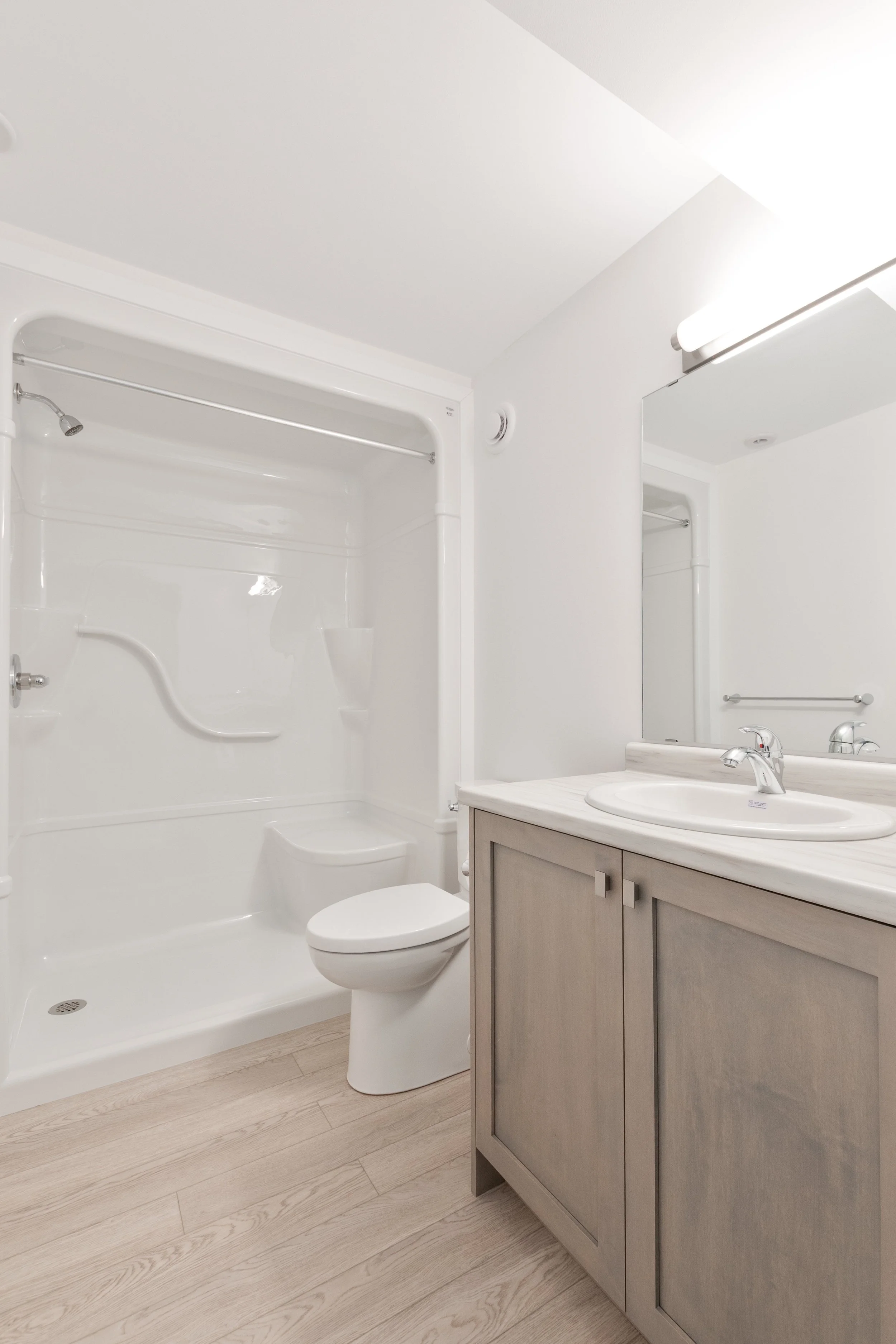 040-40 67 Harrow Ln.jpg