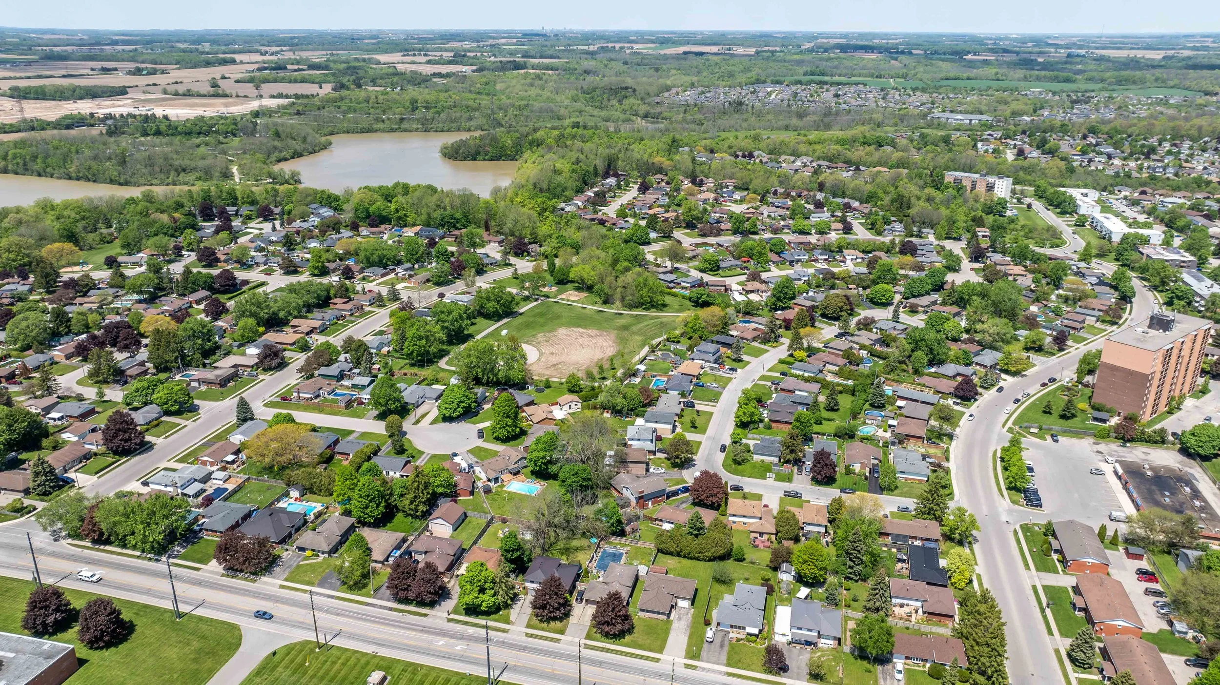 Choosing the Right Neighbourhood