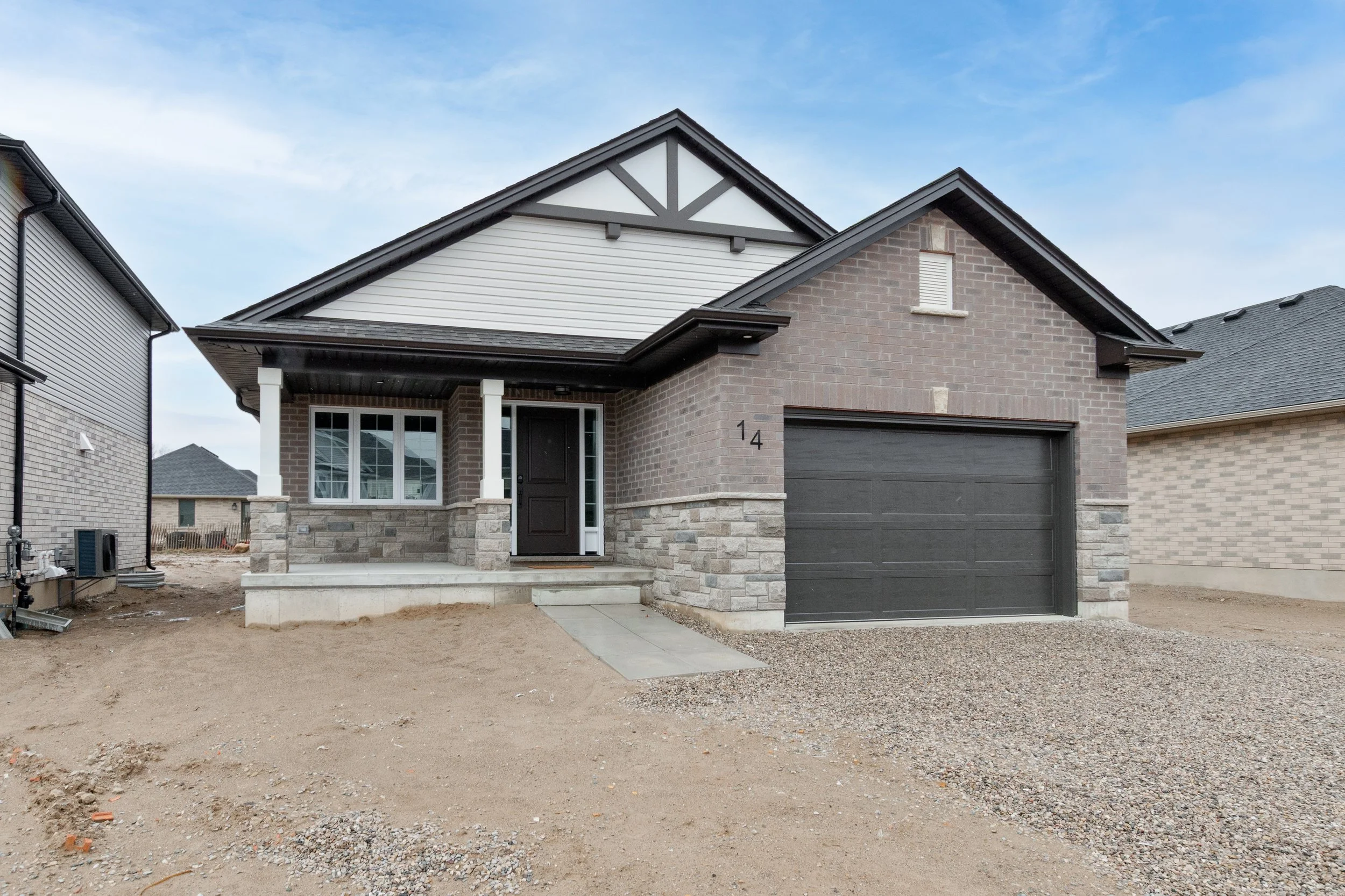 001-01 14 Harrow Ln.jpg